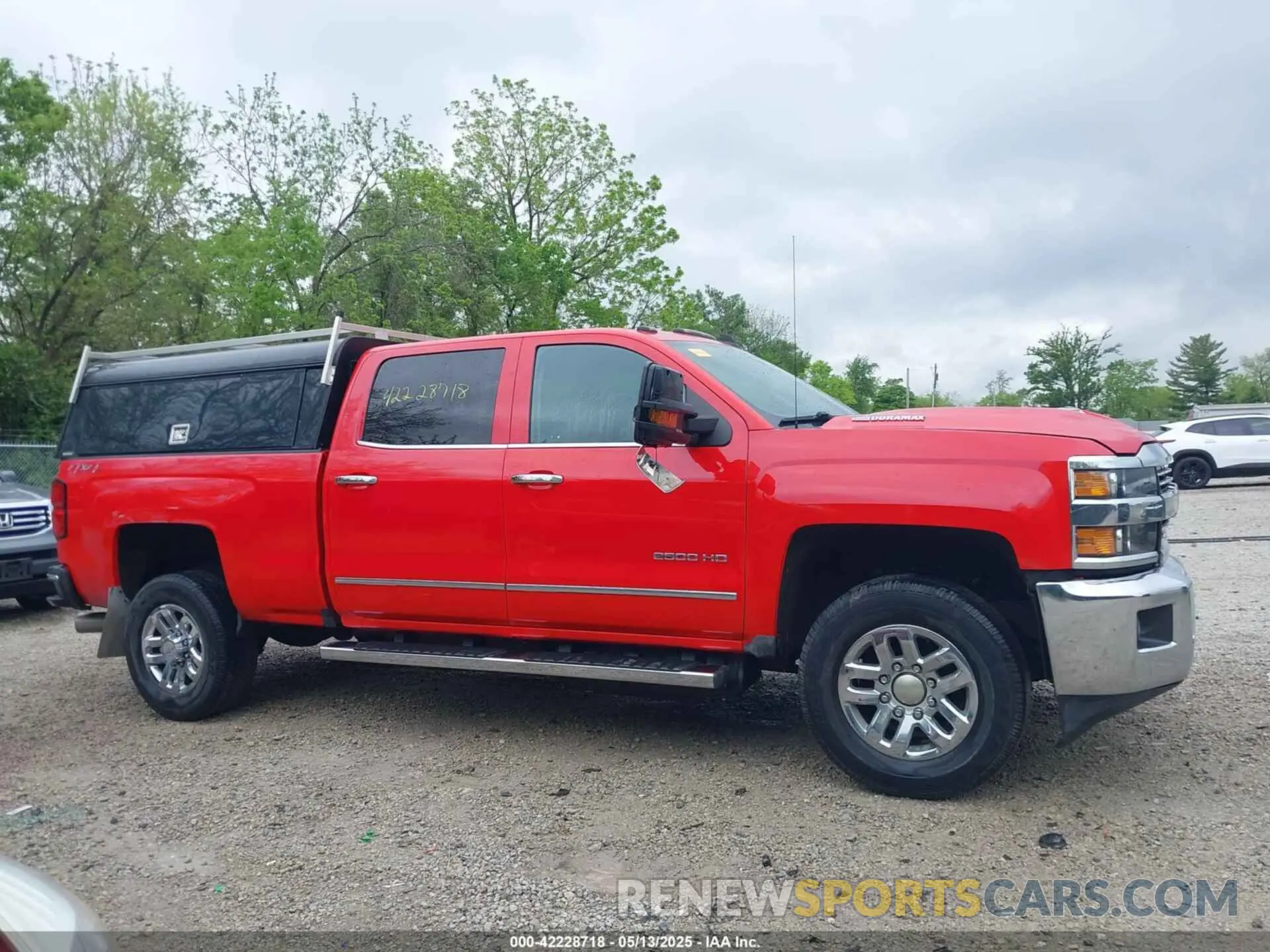 13 Photograph of a damaged car 1GC1KTEY5KF198704 CHEVROLET SILVERADO 2500HD 2019