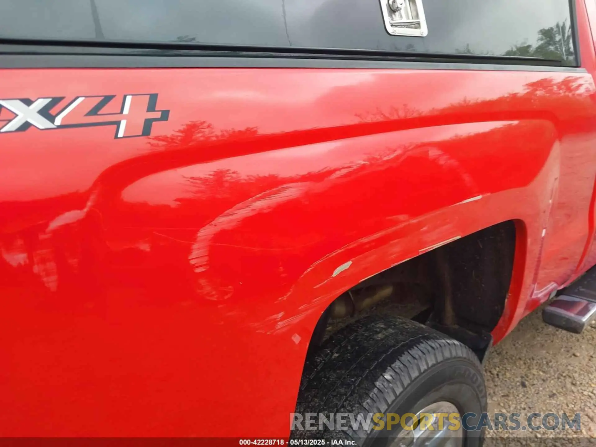 18 Photograph of a damaged car 1GC1KTEY5KF198704 CHEVROLET SILVERADO 2500HD 2019