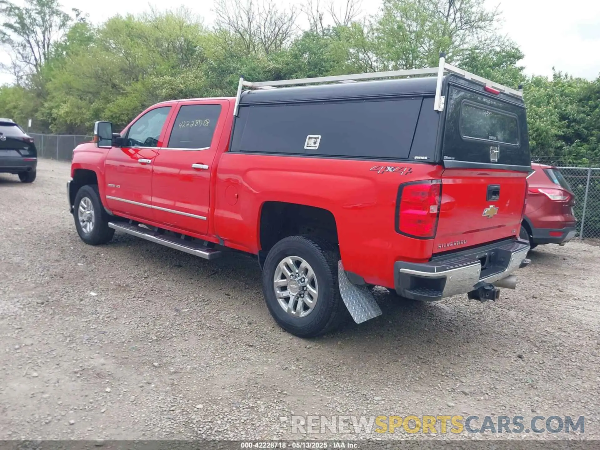 3 Photograph of a damaged car 1GC1KTEY5KF198704 CHEVROLET SILVERADO 2500HD 2019