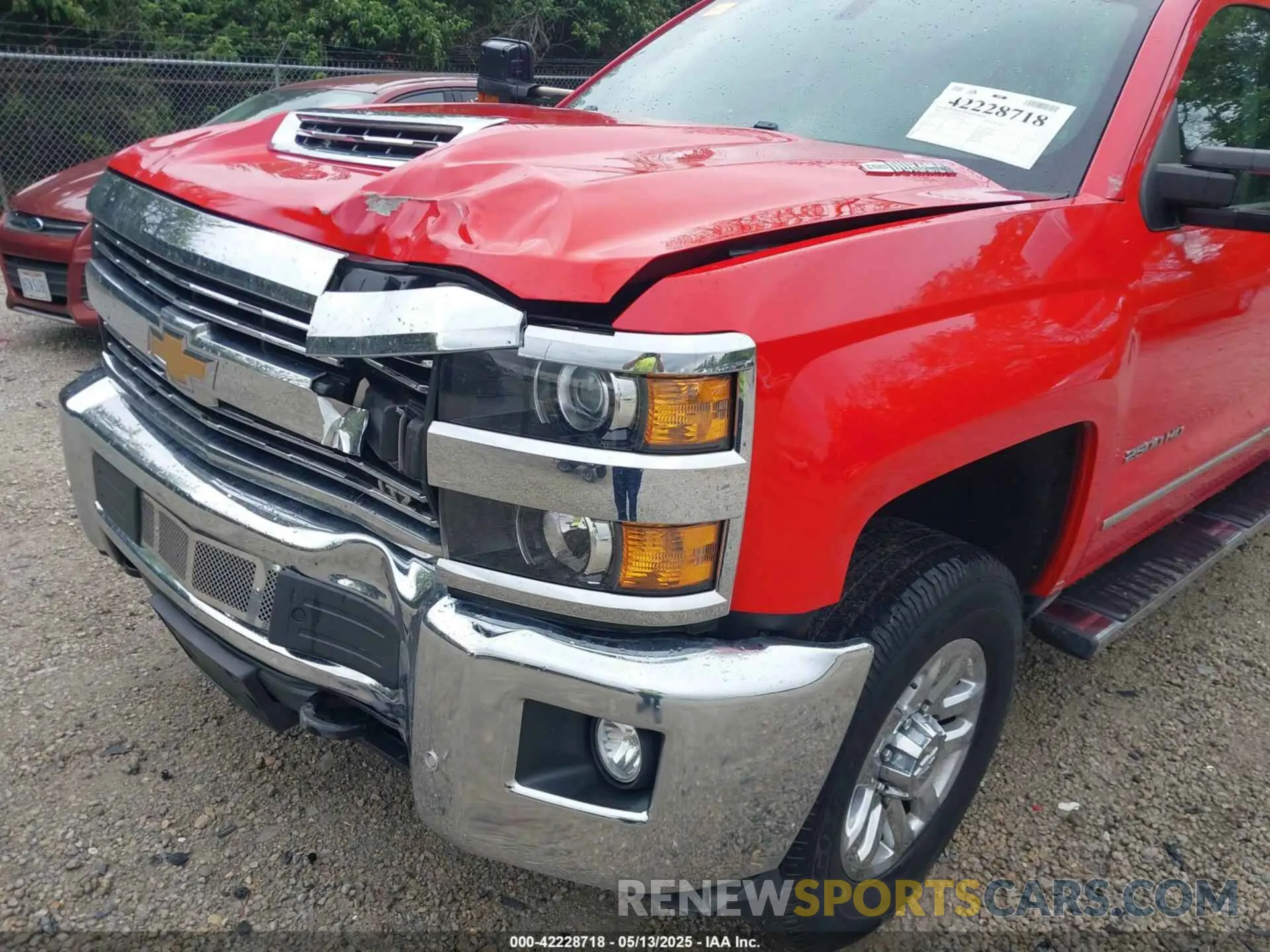 6 Photograph of a damaged car 1GC1KTEY5KF198704 CHEVROLET SILVERADO 2500HD 2019