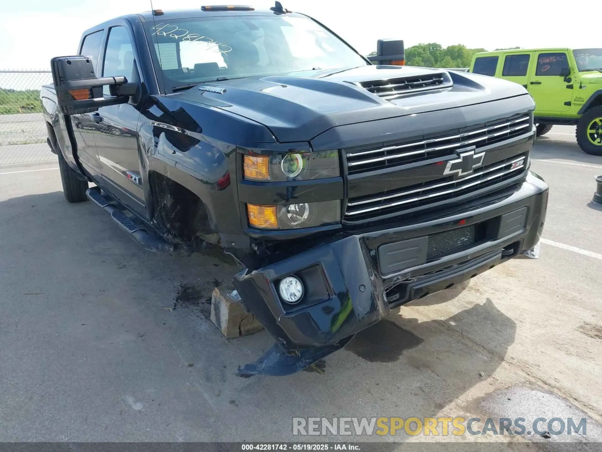6 Photograph of a damaged car 1GC1KTEY8KF202535 CHEVROLET SILVERADO 2500HD 2019