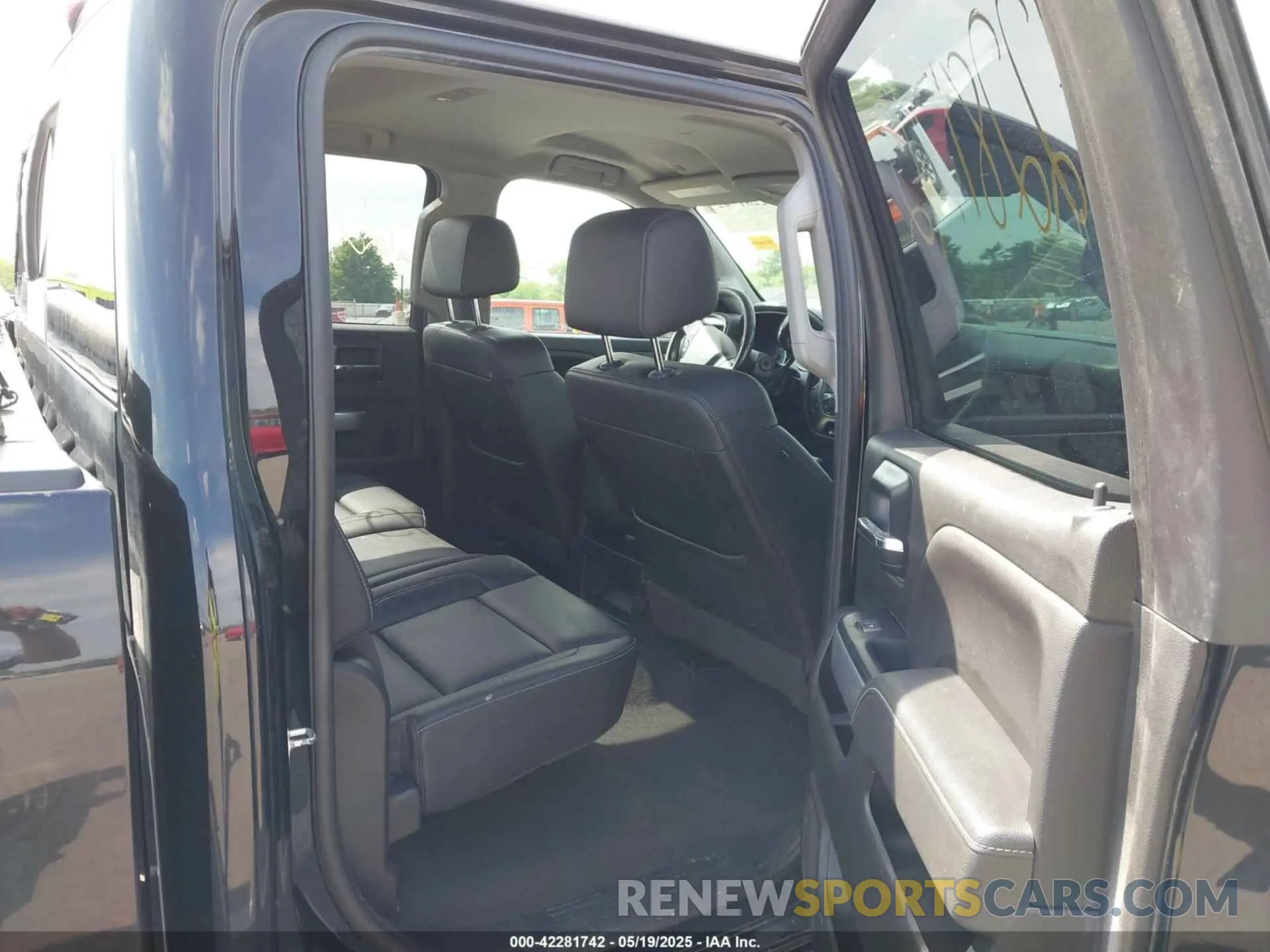 8 Photograph of a damaged car 1GC1KTEY8KF202535 CHEVROLET SILVERADO 2500HD 2019
