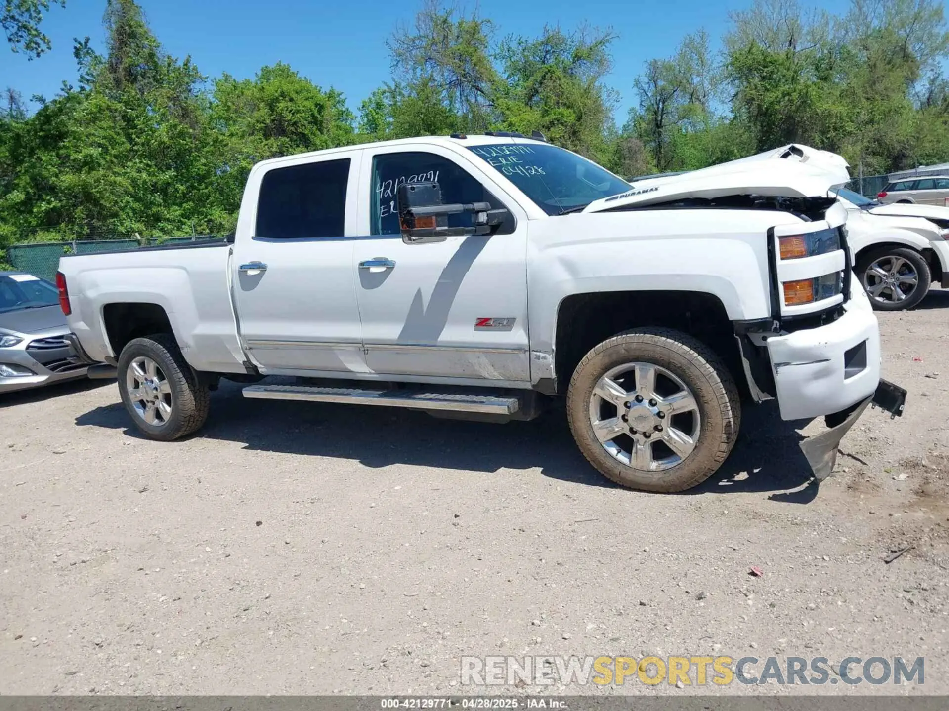 14 Photograph of a damaged car 1GC1KTEY8KF270138 CHEVROLET SILVERADO 2500HD 2019