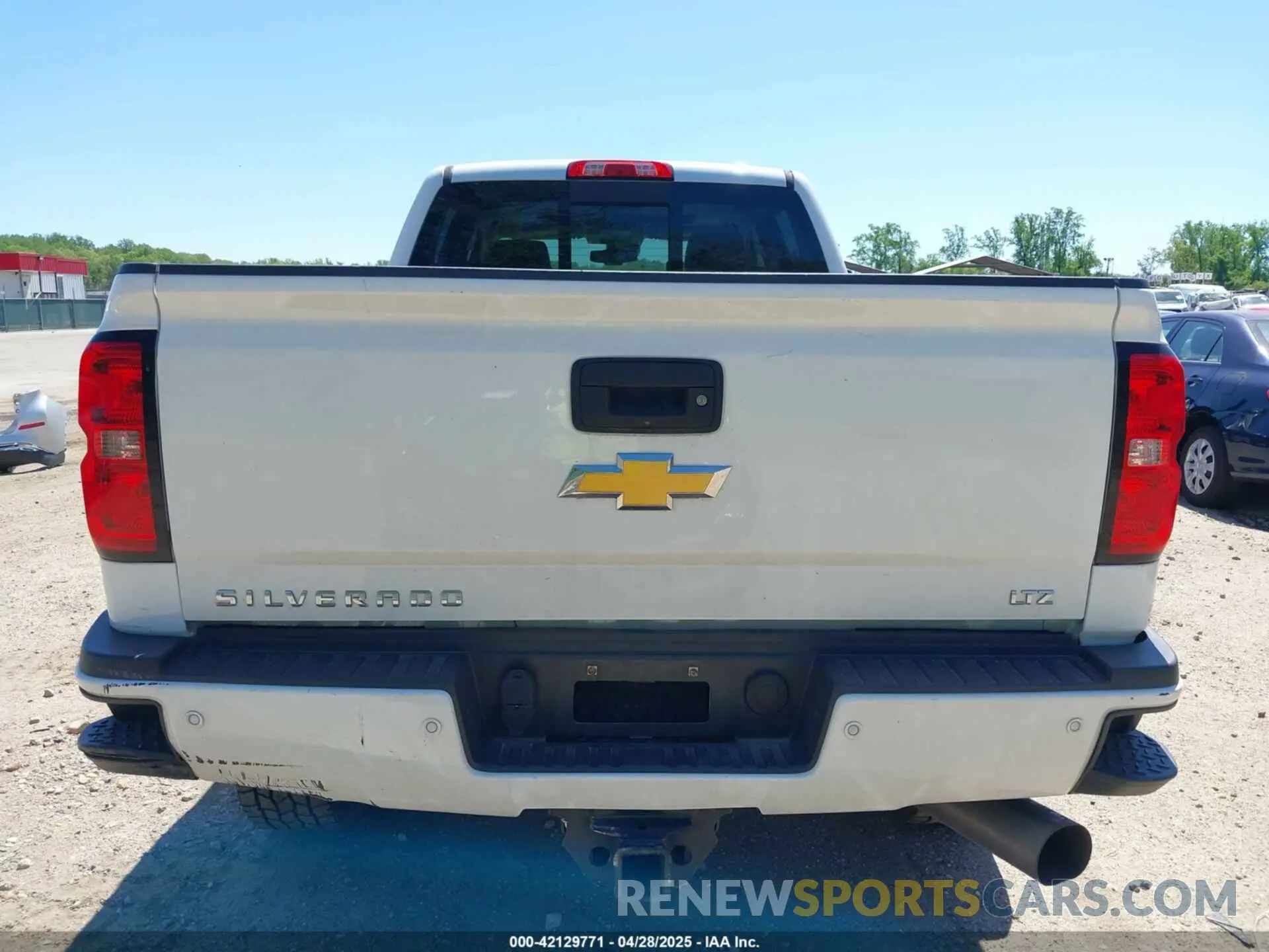 17 Photograph of a damaged car 1GC1KTEY8KF270138 CHEVROLET SILVERADO 2500HD 2019