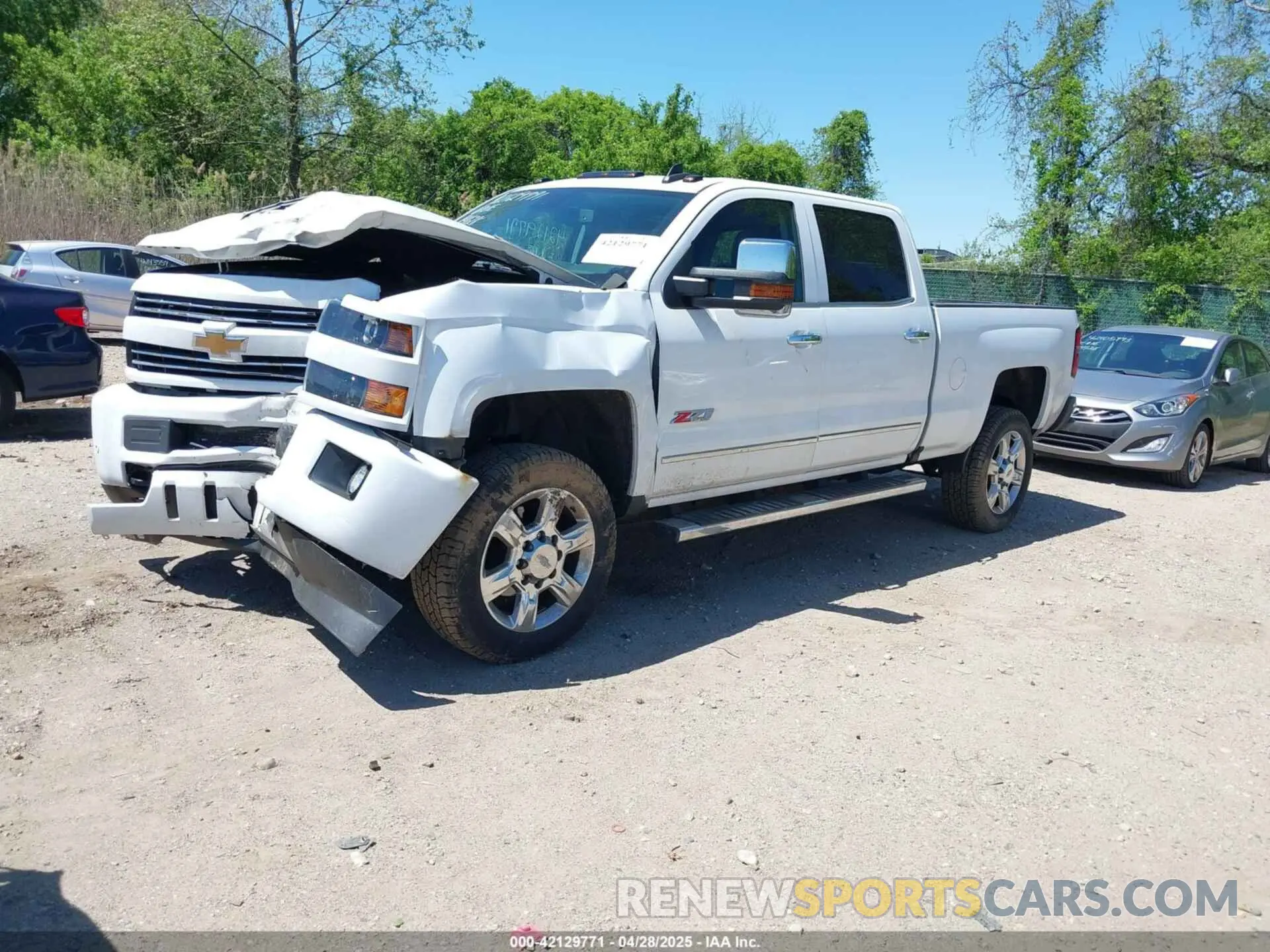2 Photograph of a damaged car 1GC1KTEY8KF270138 CHEVROLET SILVERADO 2500HD 2019