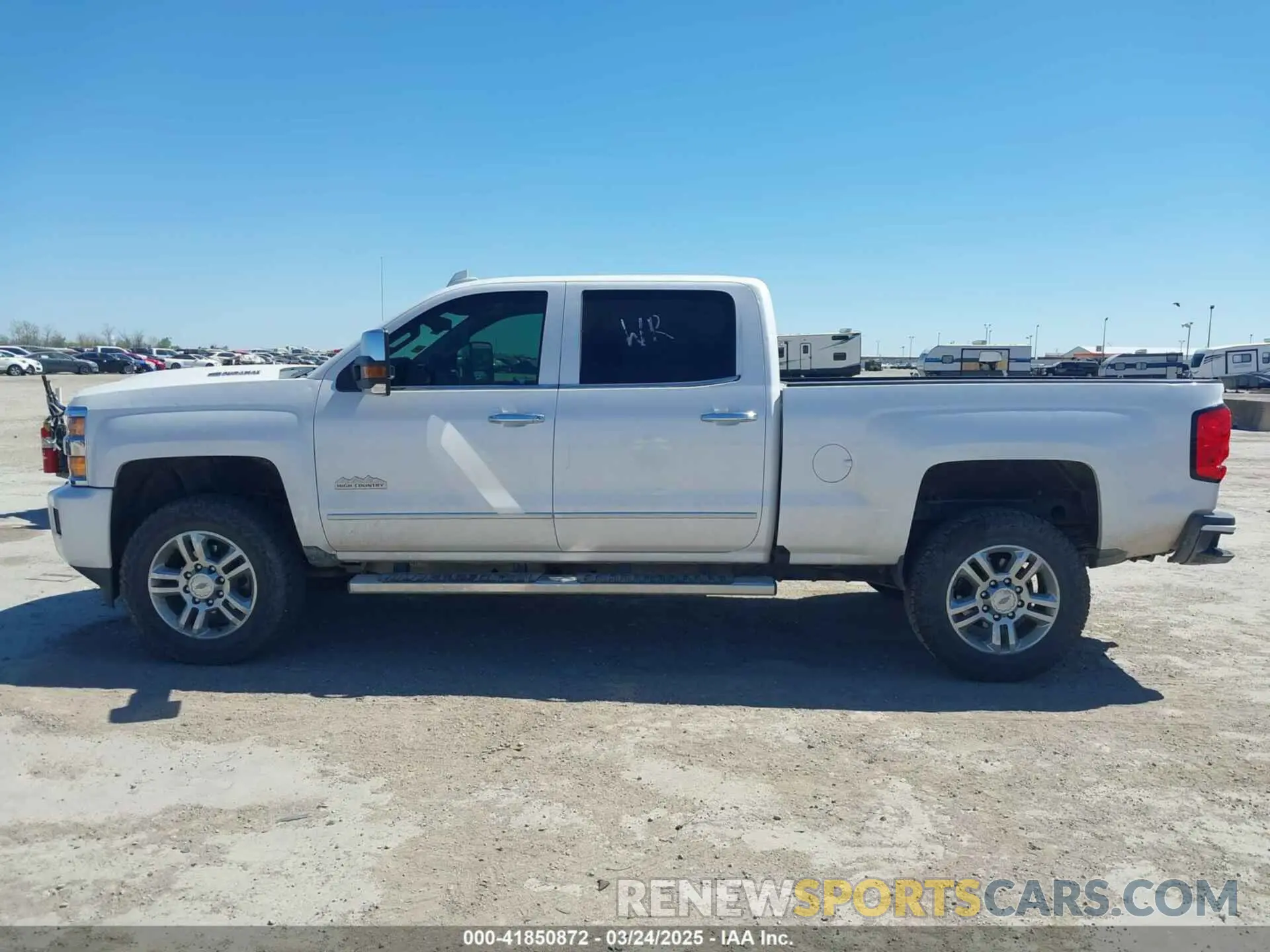 14 Photograph of a damaged car 1GC1KUEY8KF171437 CHEVROLET SILVERADO 2500HD 2019