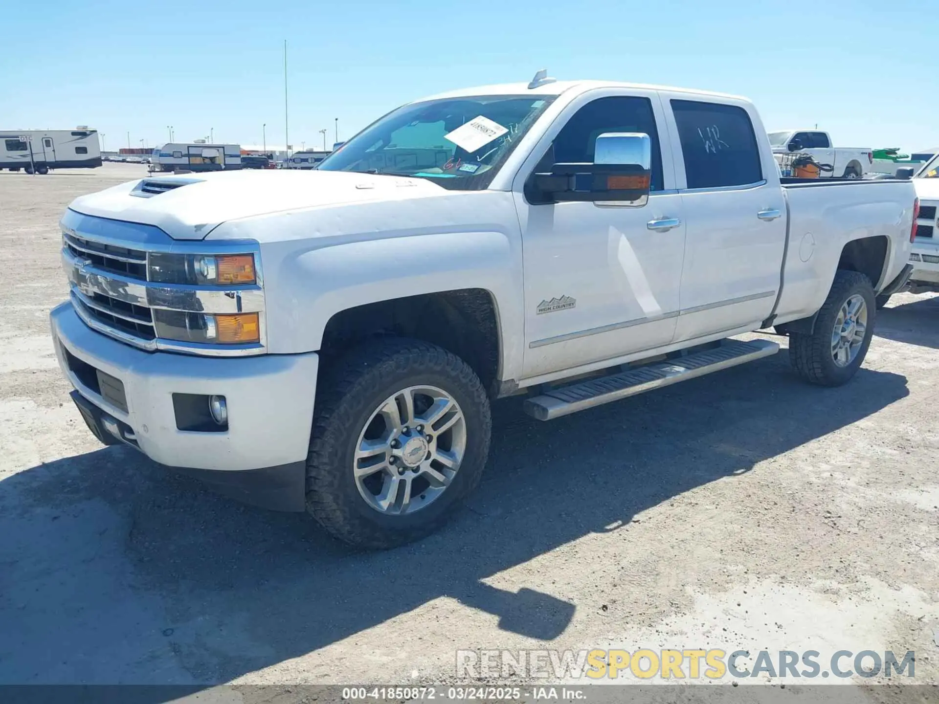 2 Photograph of a damaged car 1GC1KUEY8KF171437 CHEVROLET SILVERADO 2500HD 2019
