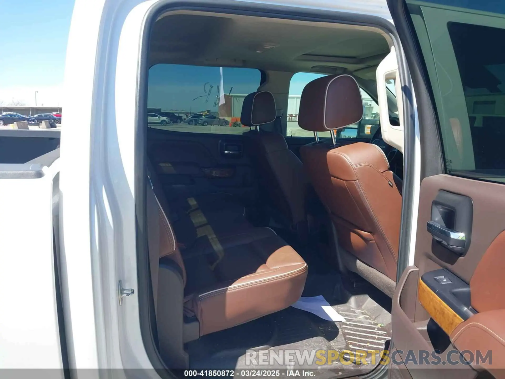8 Photograph of a damaged car 1GC1KUEY8KF171437 CHEVROLET SILVERADO 2500HD 2019