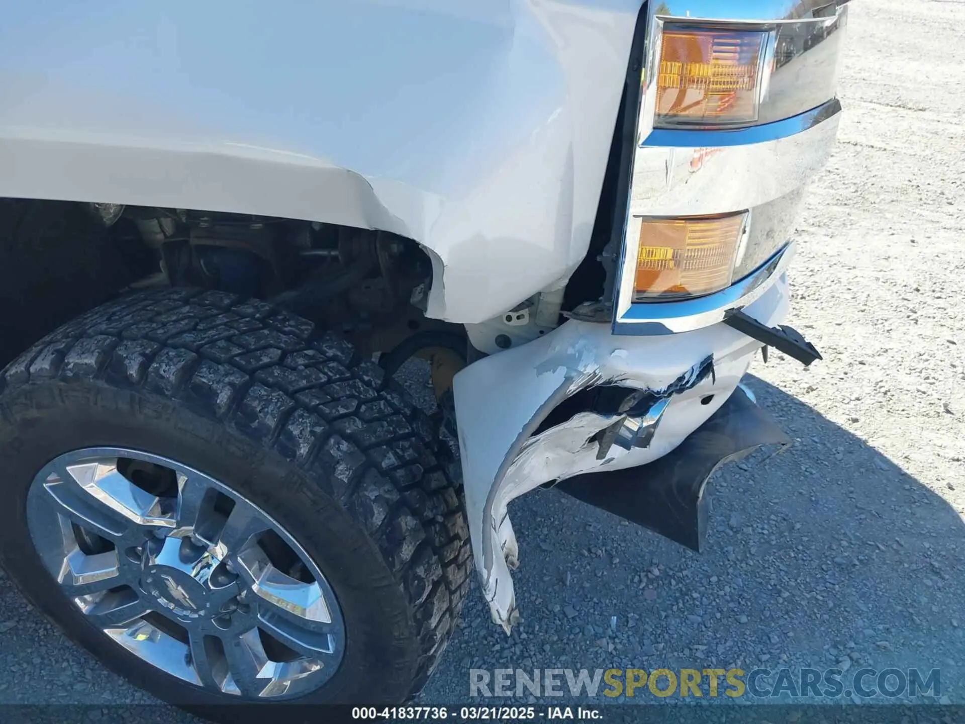 17 Photograph of a damaged car 1GC1KUEY8KF192515 CHEVROLET SILVERADO 2500HD 2019