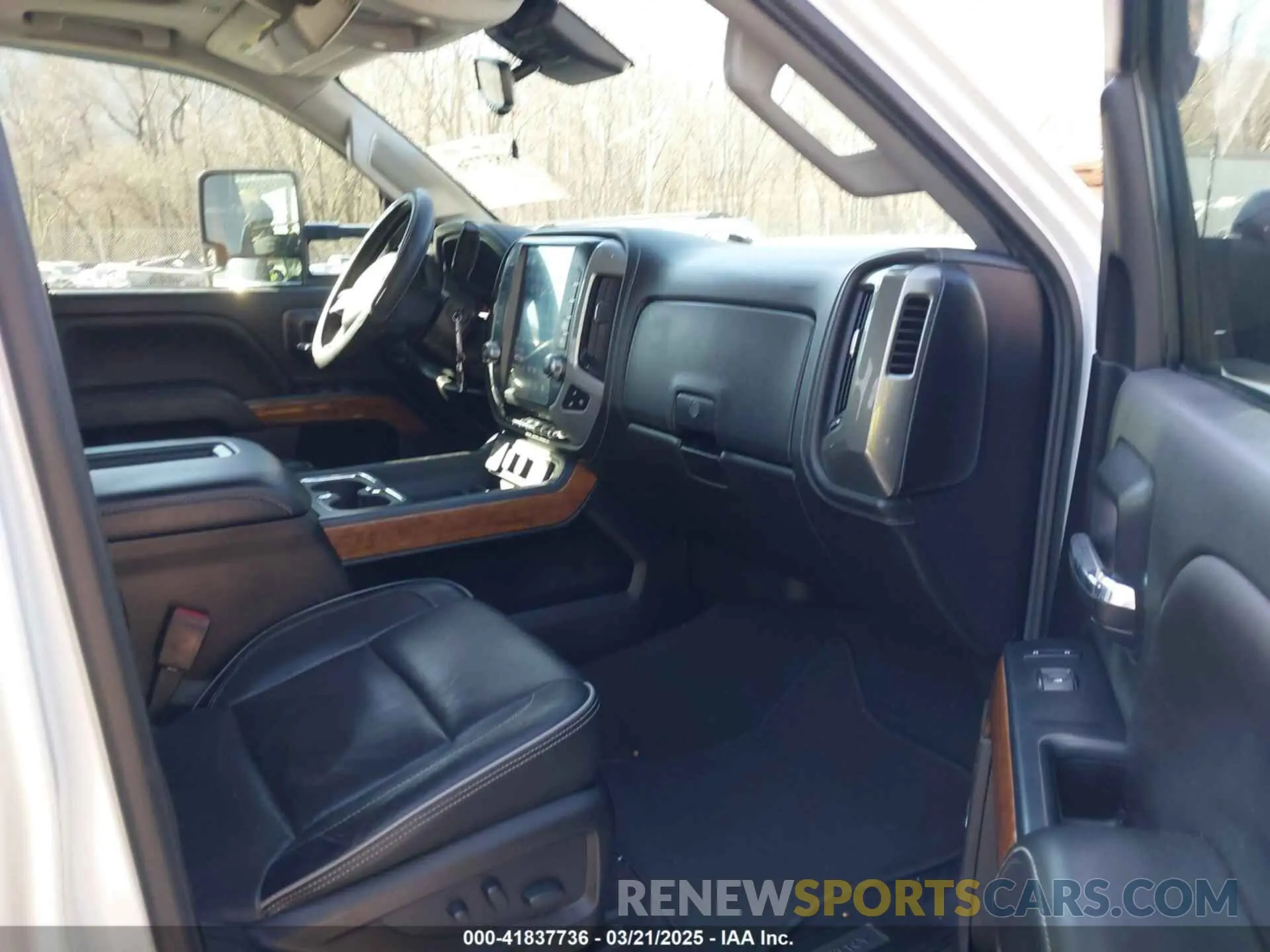5 Photograph of a damaged car 1GC1KUEY8KF192515 CHEVROLET SILVERADO 2500HD 2019