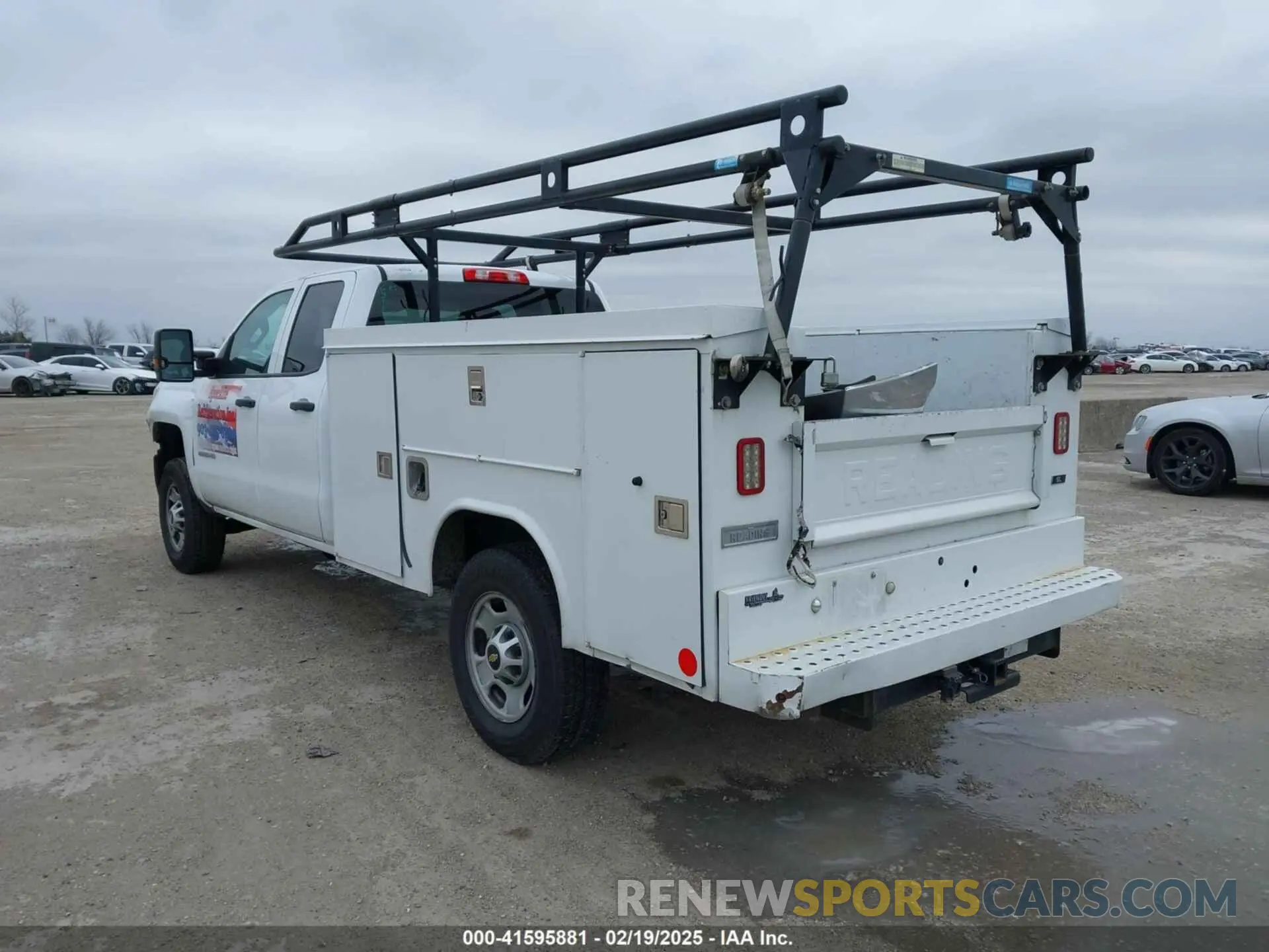 3 Photograph of a damaged car 2GB2CREG4K1221512 CHEVROLET SILVERADO 2500HD 2019
