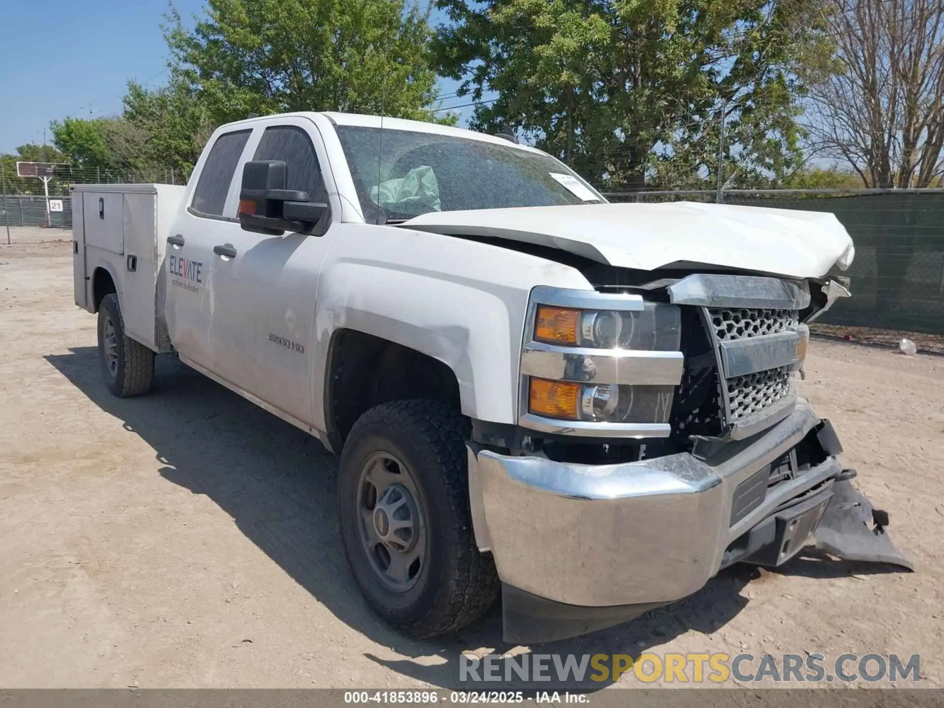 1 Photograph of a damaged car 2GB2CREG8K1216202 CHEVROLET SILVERADO 2500HD 2019