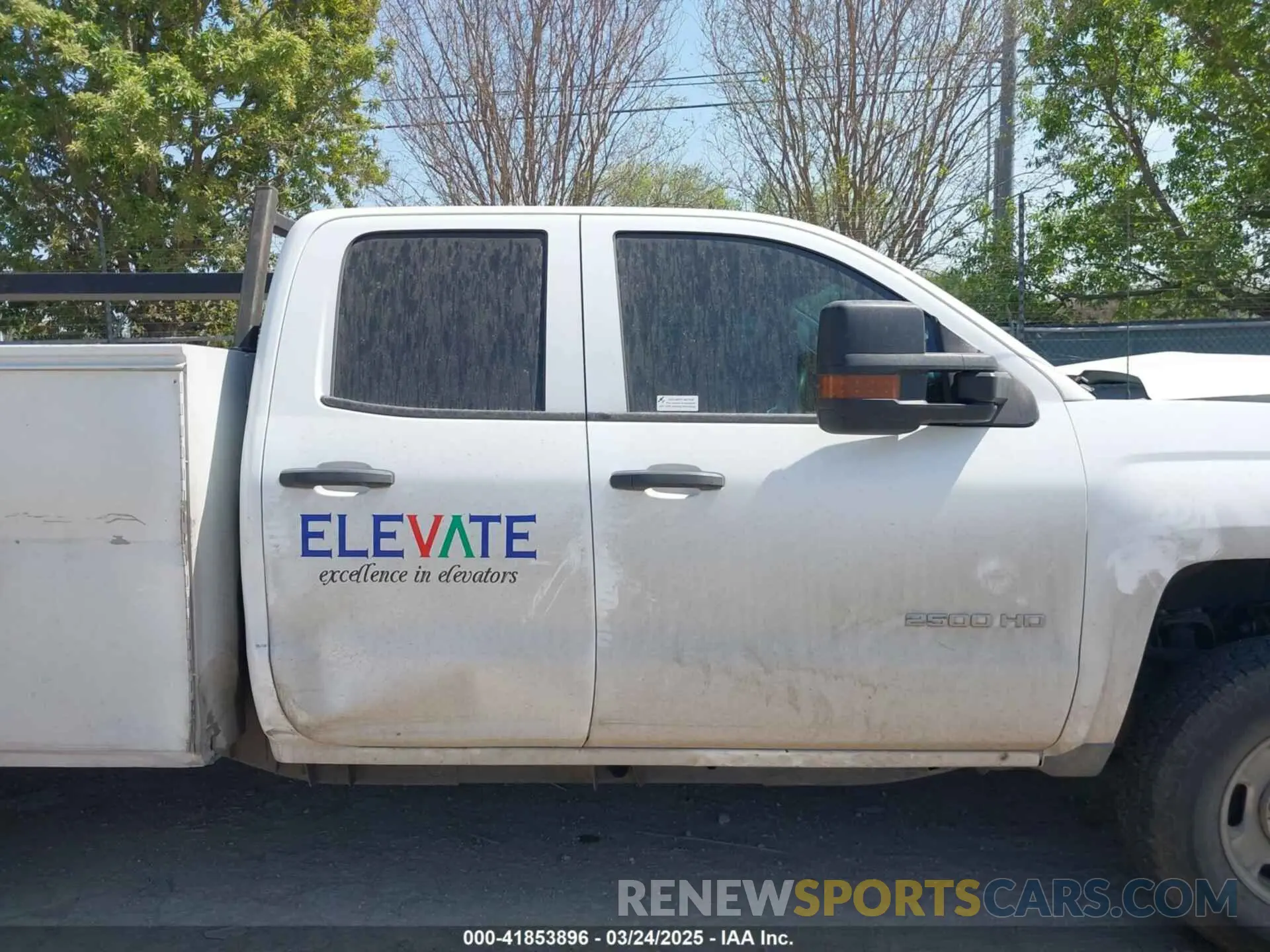 13 Photograph of a damaged car 2GB2CREG8K1216202 CHEVROLET SILVERADO 2500HD 2019