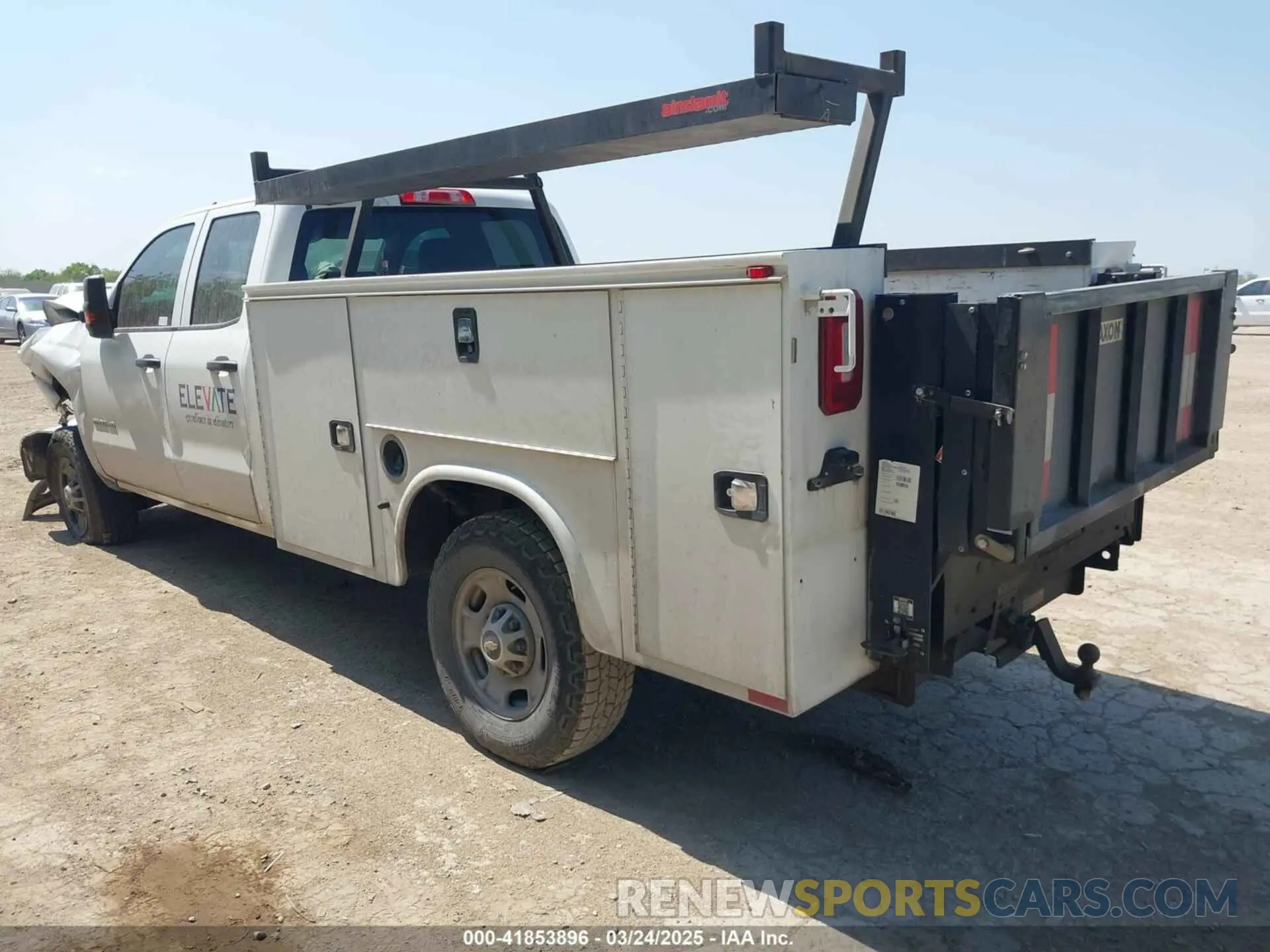 3 Photograph of a damaged car 2GB2CREG8K1216202 CHEVROLET SILVERADO 2500HD 2019