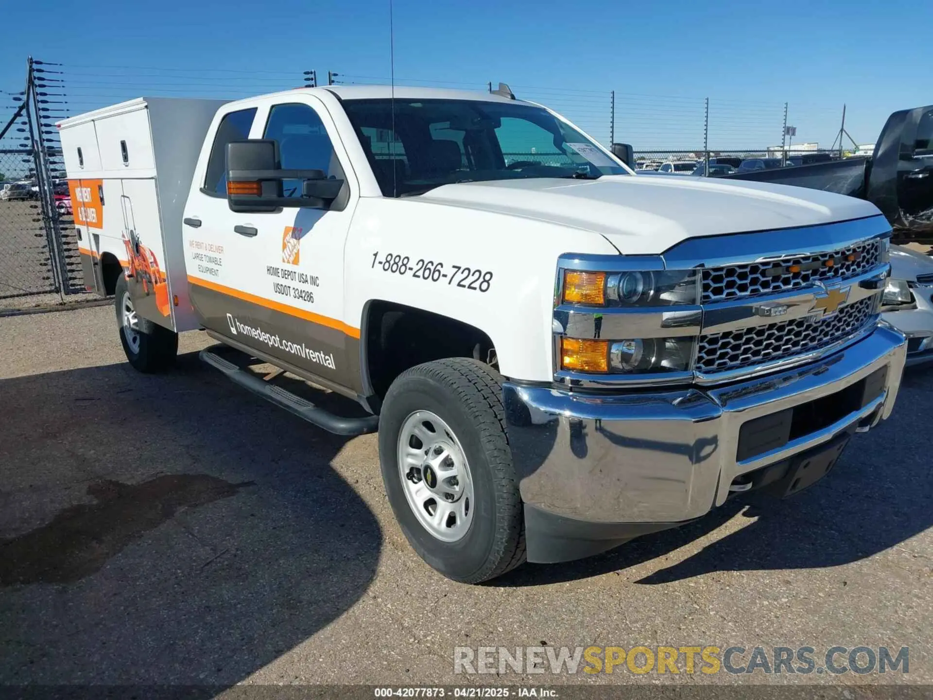 1 Photograph of a damaged car 2GB2CREG9K1166796 CHEVROLET SILVERADO 2500HD 2019