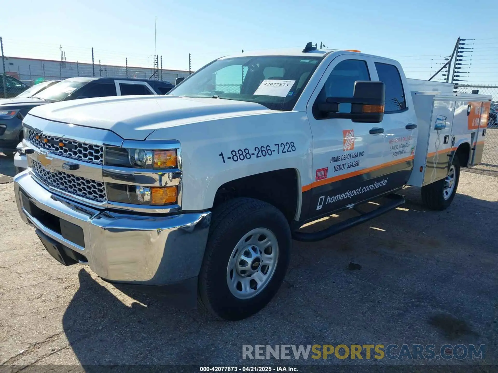2 Photograph of a damaged car 2GB2CREG9K1166796 CHEVROLET SILVERADO 2500HD 2019