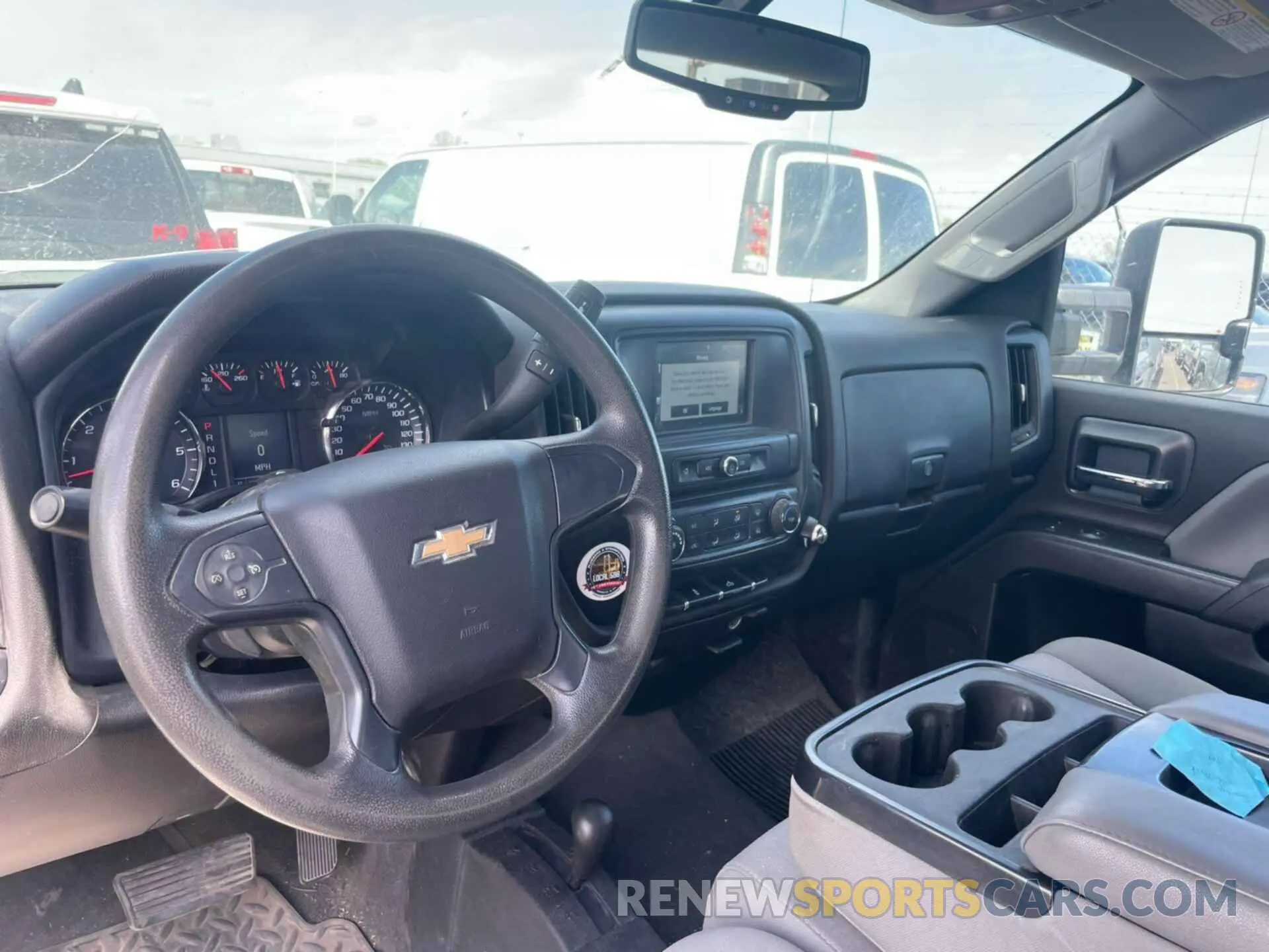 25 Photograph of a damaged car 2GB2KREG4K1117380 CHEVROLET SILVERADO 2500HD 2019