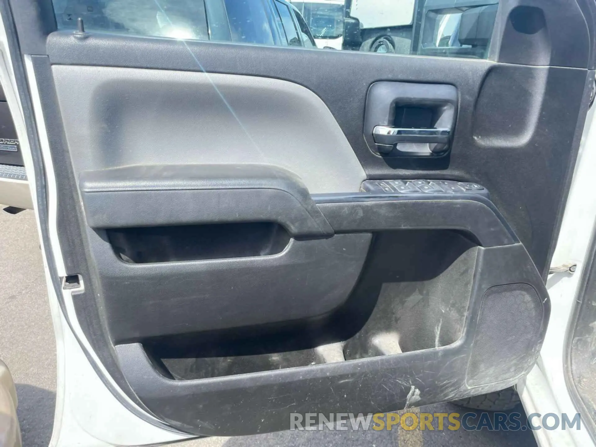 26 Photograph of a damaged car 2GB2KREG4K1117380 CHEVROLET SILVERADO 2500HD 2019