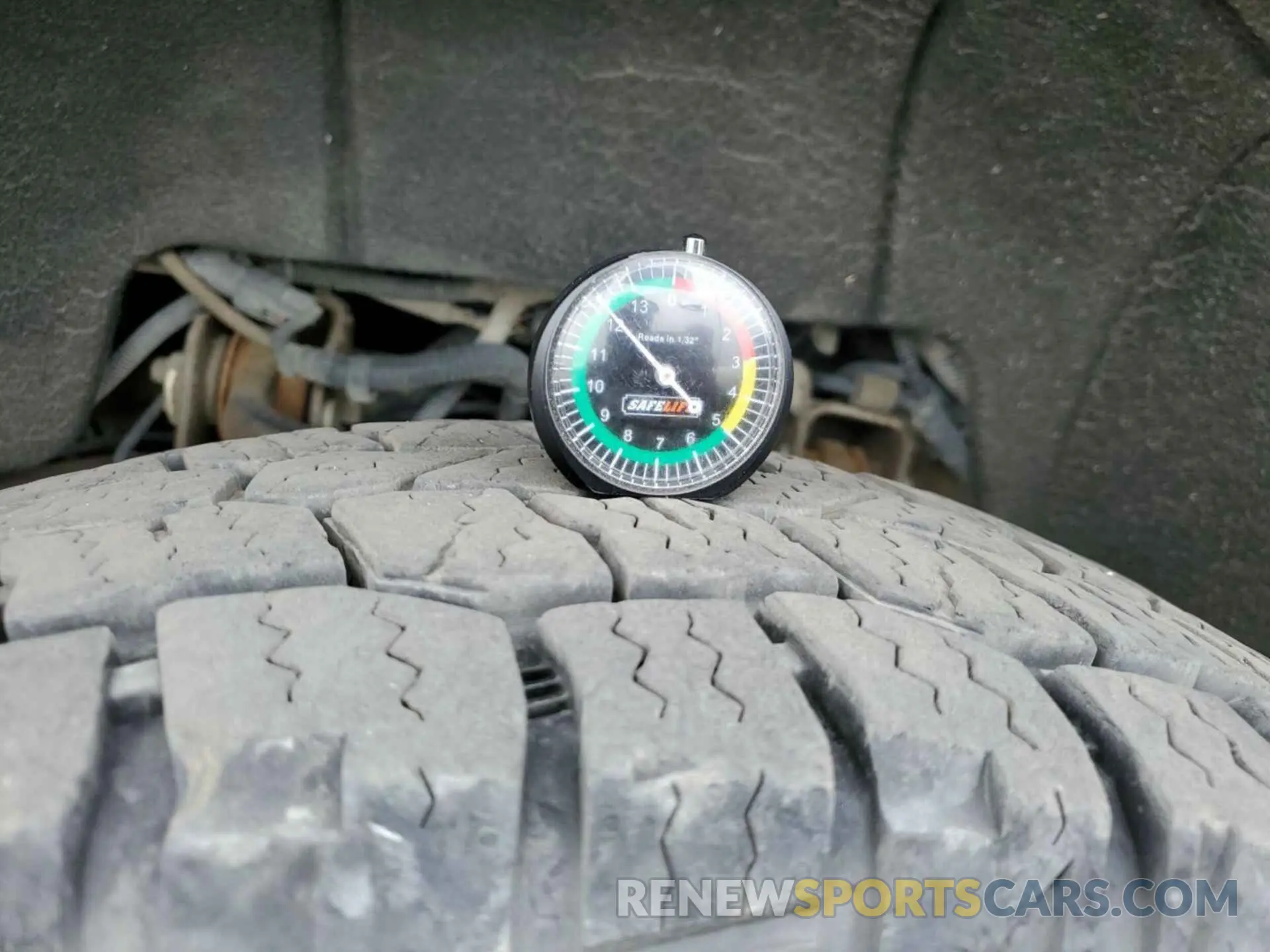 9 Photograph of a damaged car 2GB2KREG4K1117380 CHEVROLET SILVERADO 2500HD 2019