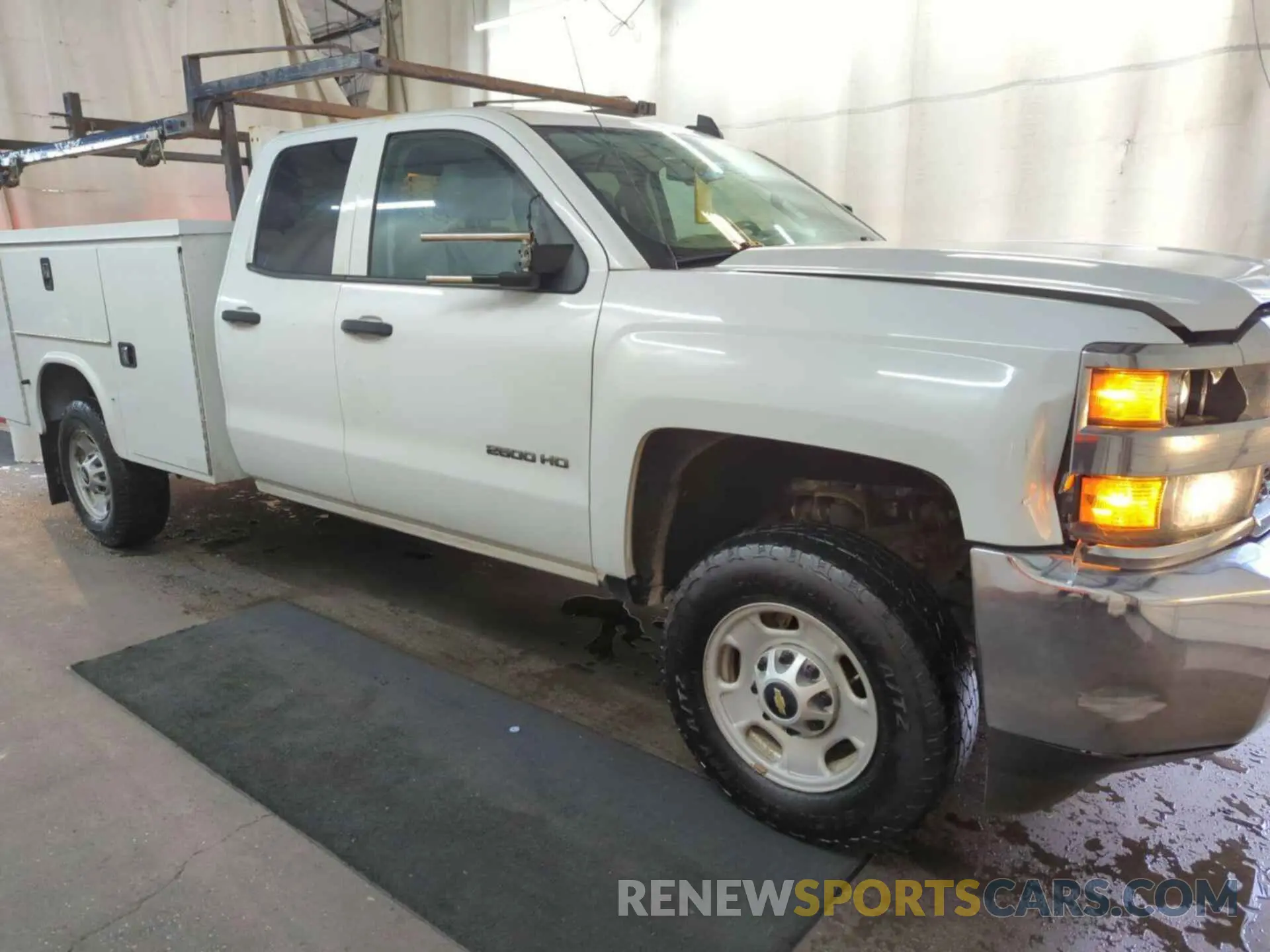 13 Photograph of a damaged car 2GB2KREG8K1182653 CHEVROLET SILVERADO 2500HD 2019