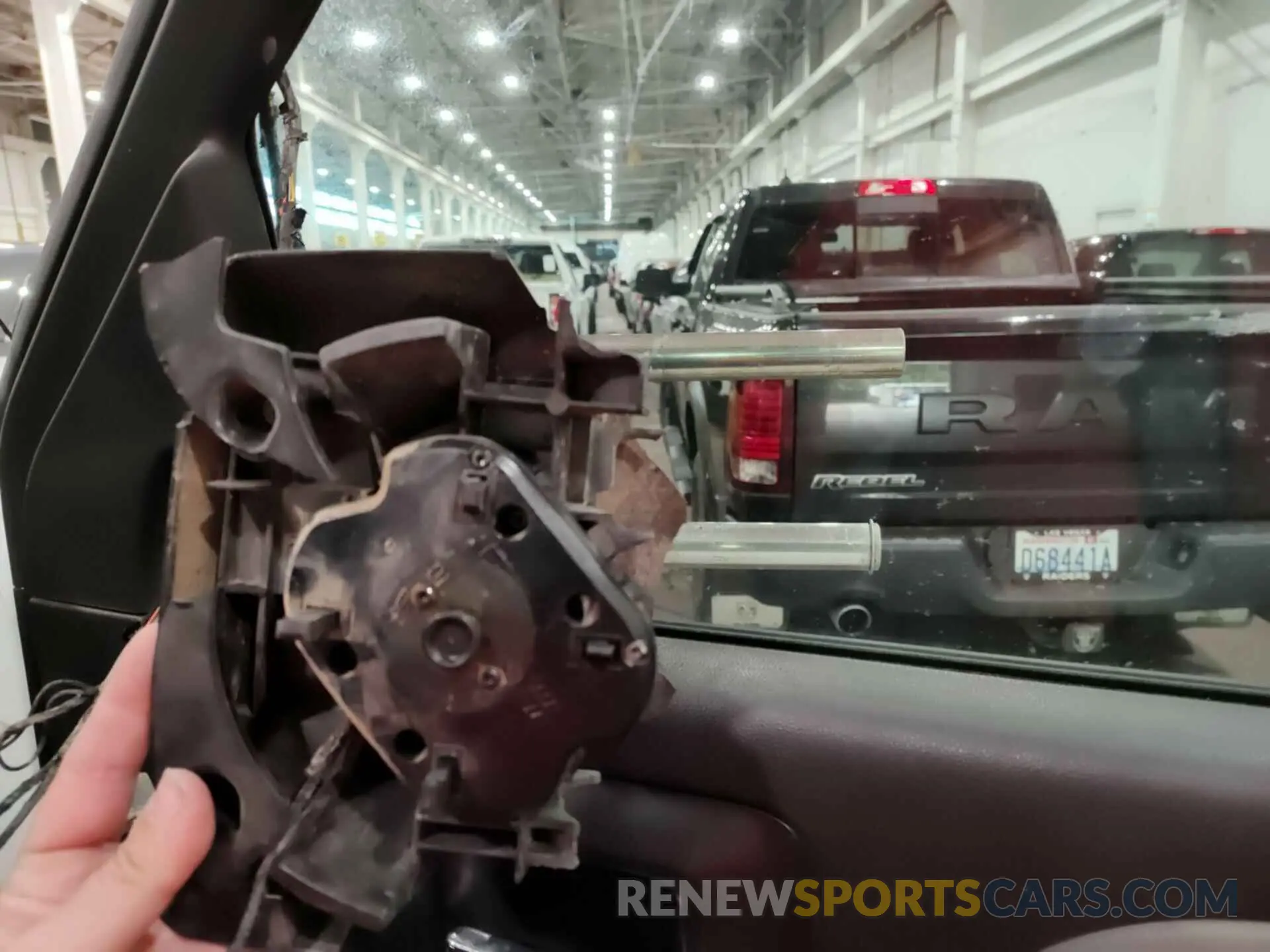 17 Photograph of a damaged car 2GB2KREG8K1182653 CHEVROLET SILVERADO 2500HD 2019