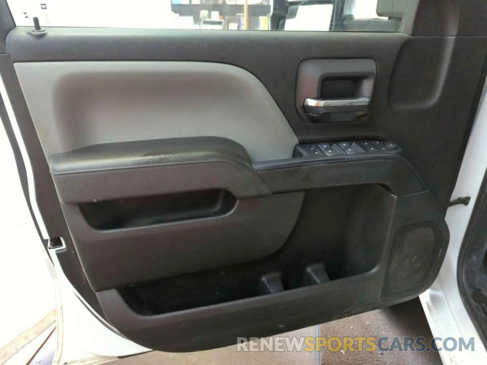 31 Photograph of a damaged car 2GB2KREG8K1182653 CHEVROLET SILVERADO 2500HD 2019