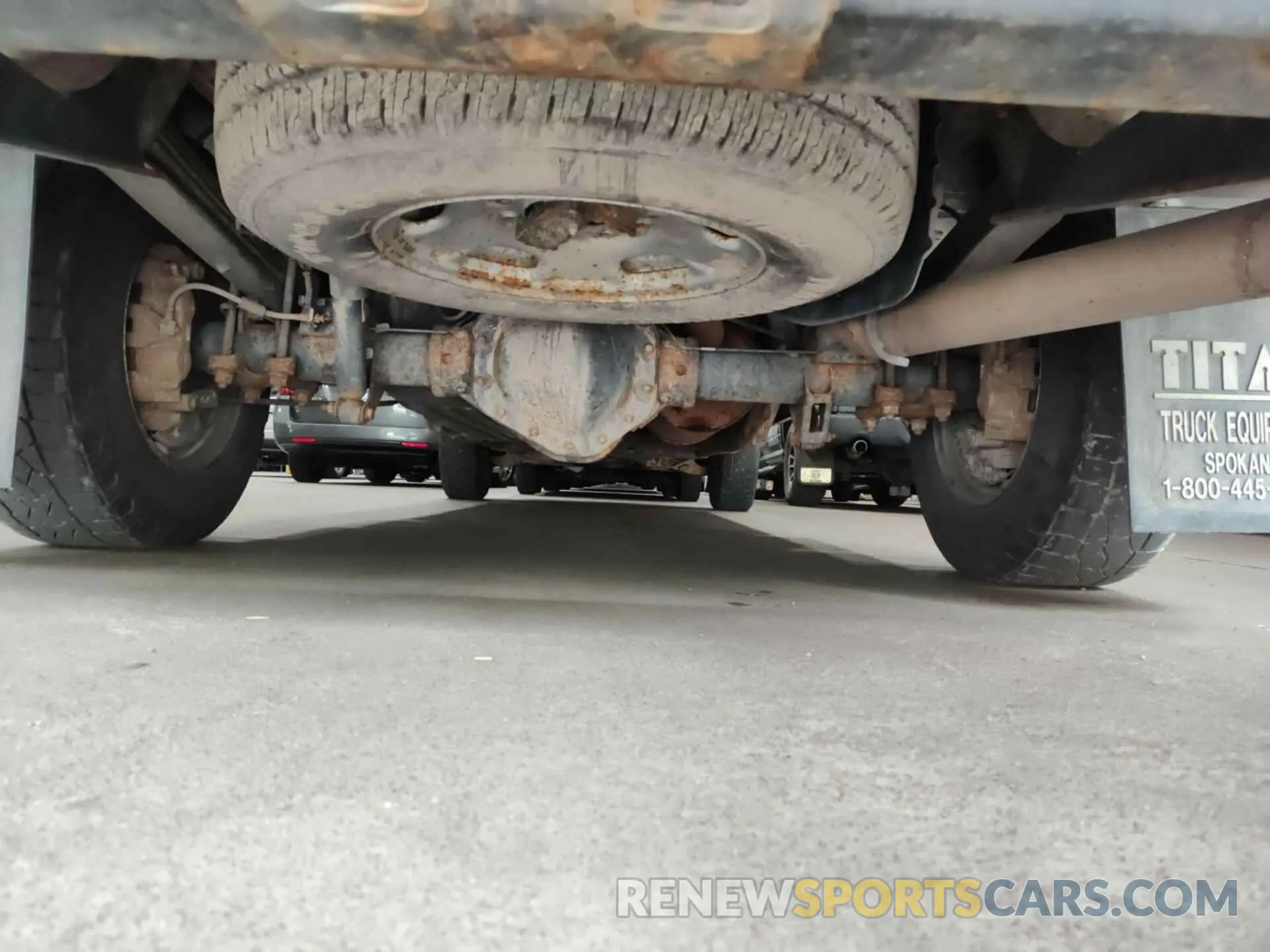 4 Photograph of a damaged car 2GB2KREG8K1182653 CHEVROLET SILVERADO 2500HD 2019