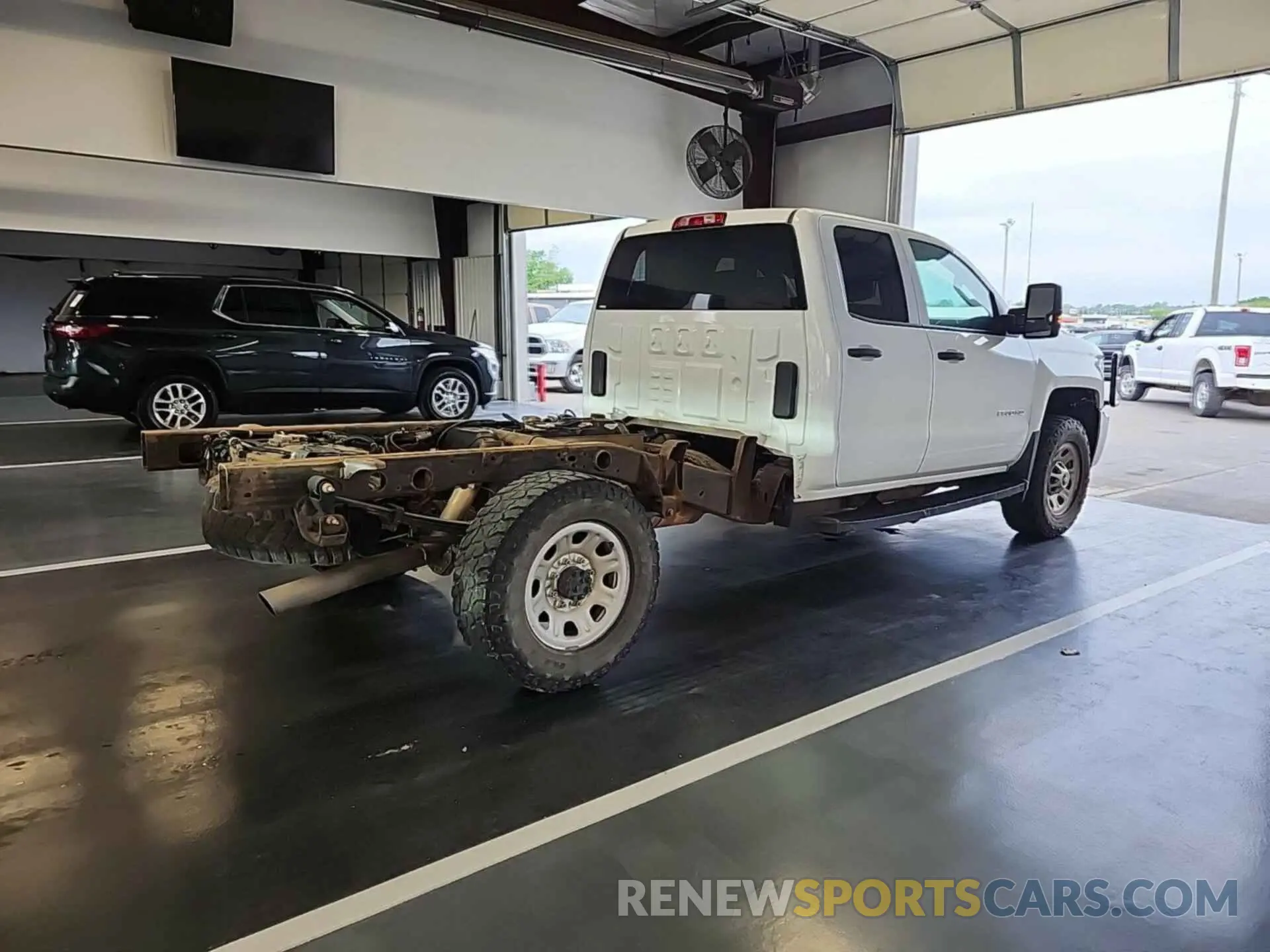 11 Photograph of a damaged car 2GB2KREG8K1207017 CHEVROLET SILVERADO 2500HD 2019