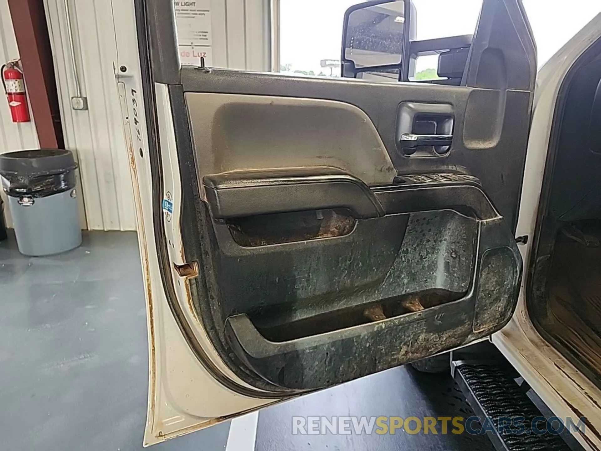 12 Photograph of a damaged car 2GB2KREG8K1207017 CHEVROLET SILVERADO 2500HD 2019