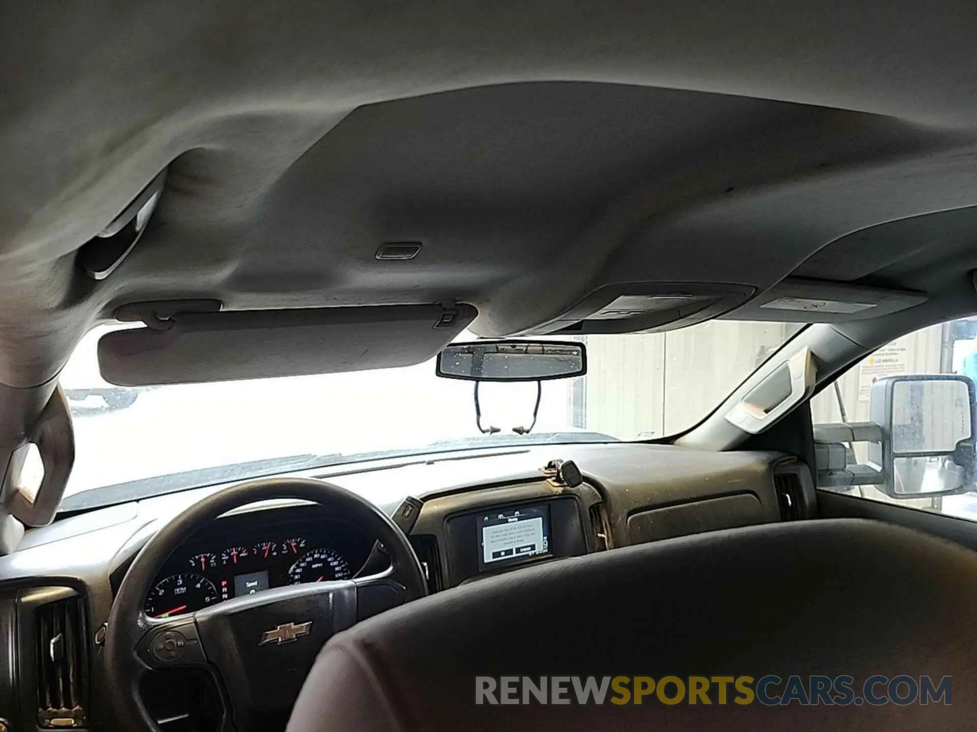 25 Photograph of a damaged car 2GB2KREG8K1207017 CHEVROLET SILVERADO 2500HD 2019