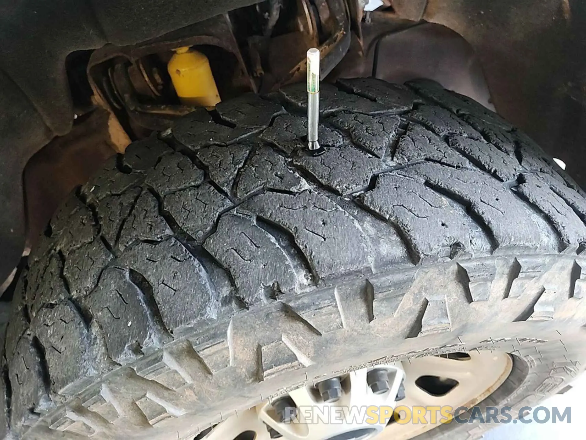 29 Photograph of a damaged car 2GB2KREG8K1207017 CHEVROLET SILVERADO 2500HD 2019