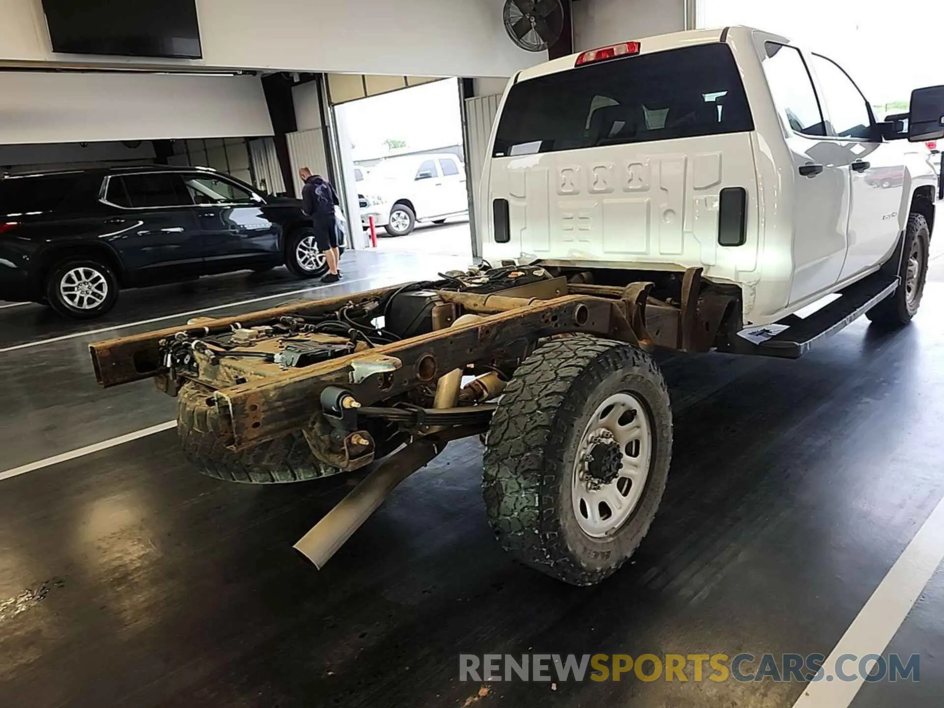 3 Photograph of a damaged car 2GB2KREG8K1207017 CHEVROLET SILVERADO 2500HD 2019