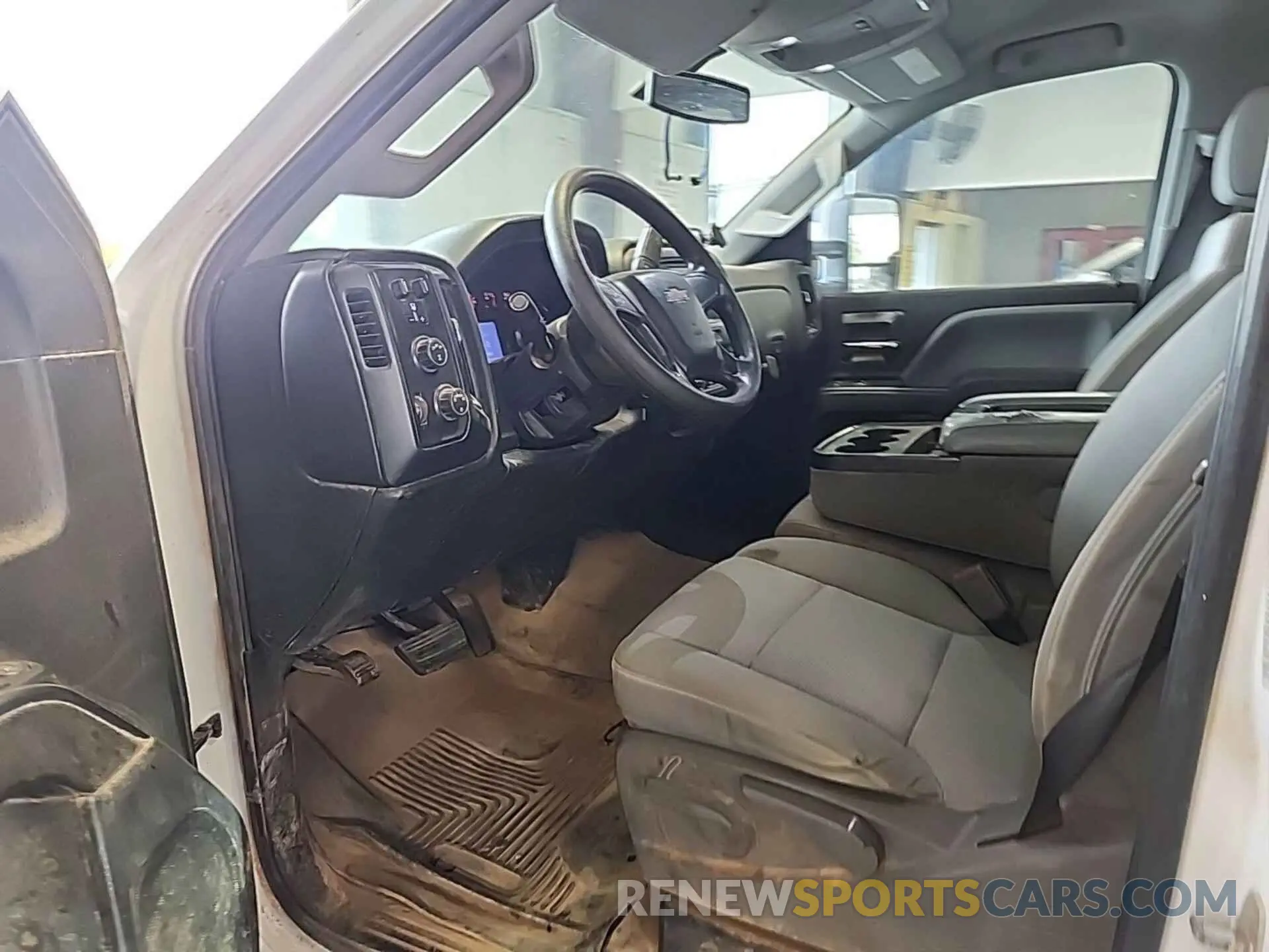 6 Photograph of a damaged car 2GB2KREG8K1207017 CHEVROLET SILVERADO 2500HD 2019