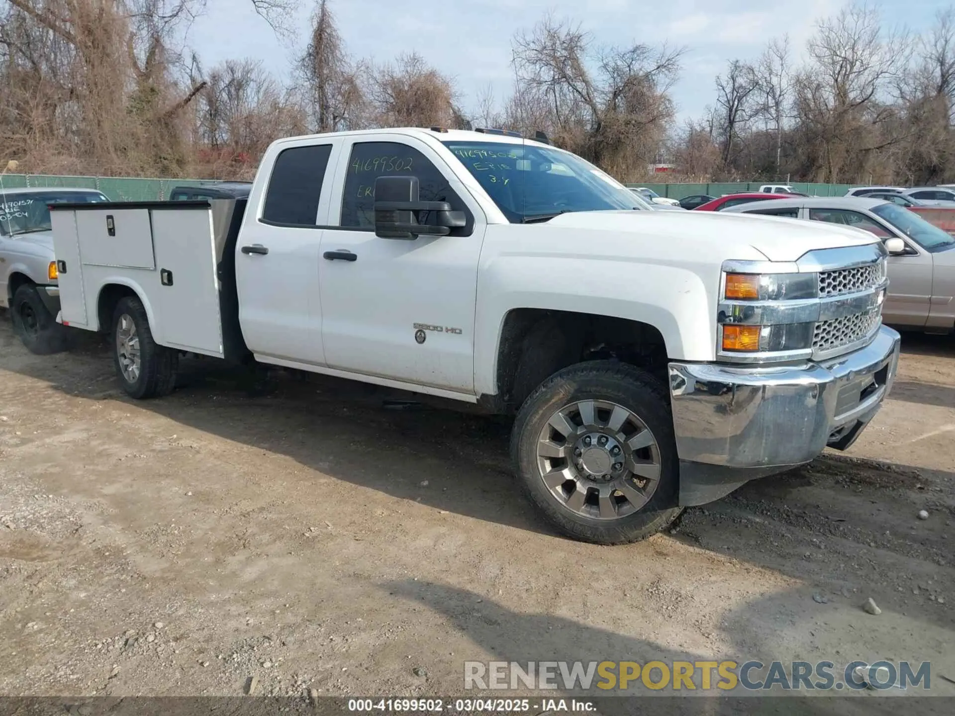 1 Photograph of a damaged car 2GB2KREG9K1210959 CHEVROLET SILVERADO 2500HD 2019