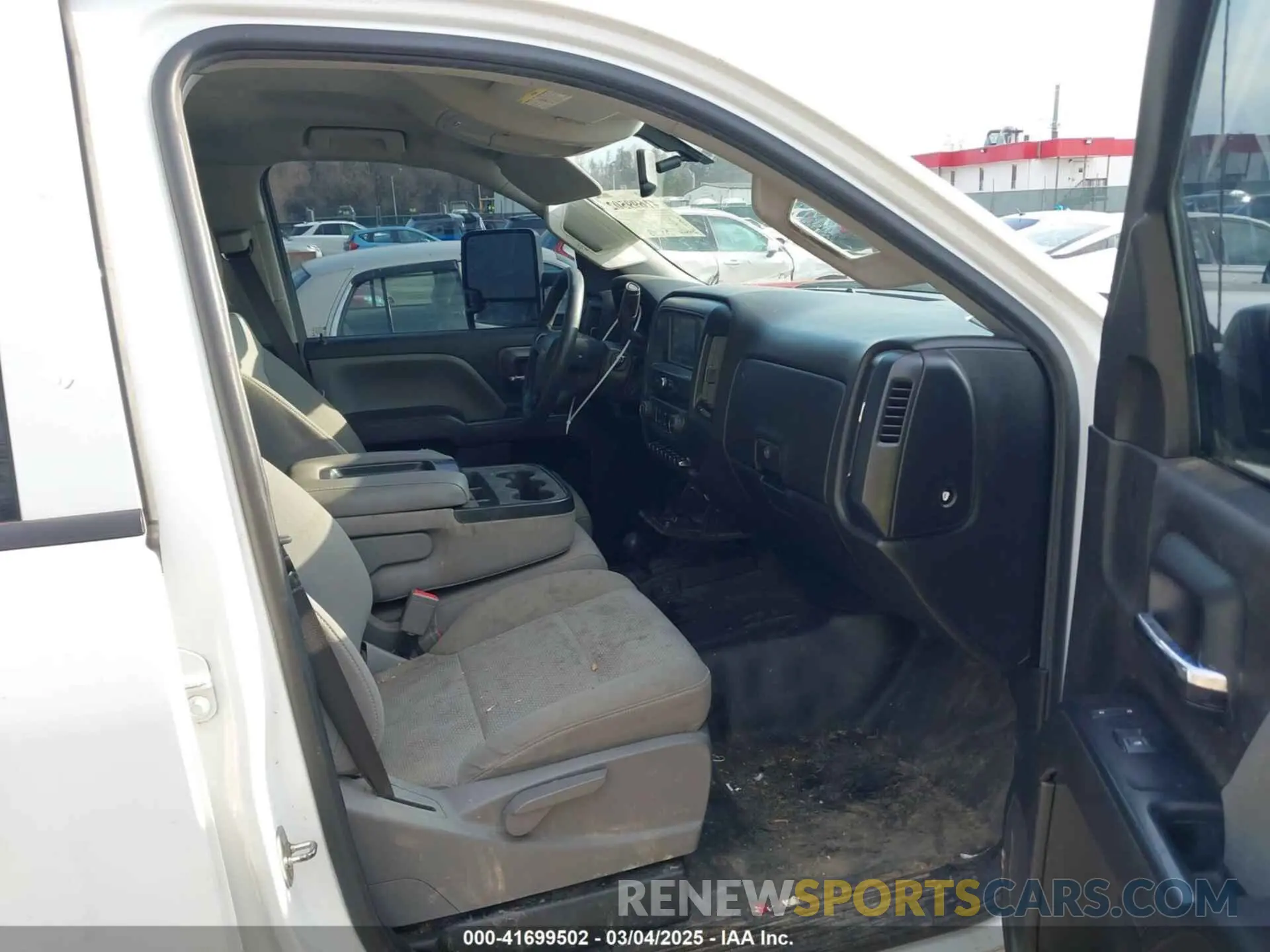 5 Photograph of a damaged car 2GB2KREG9K1210959 CHEVROLET SILVERADO 2500HD 2019