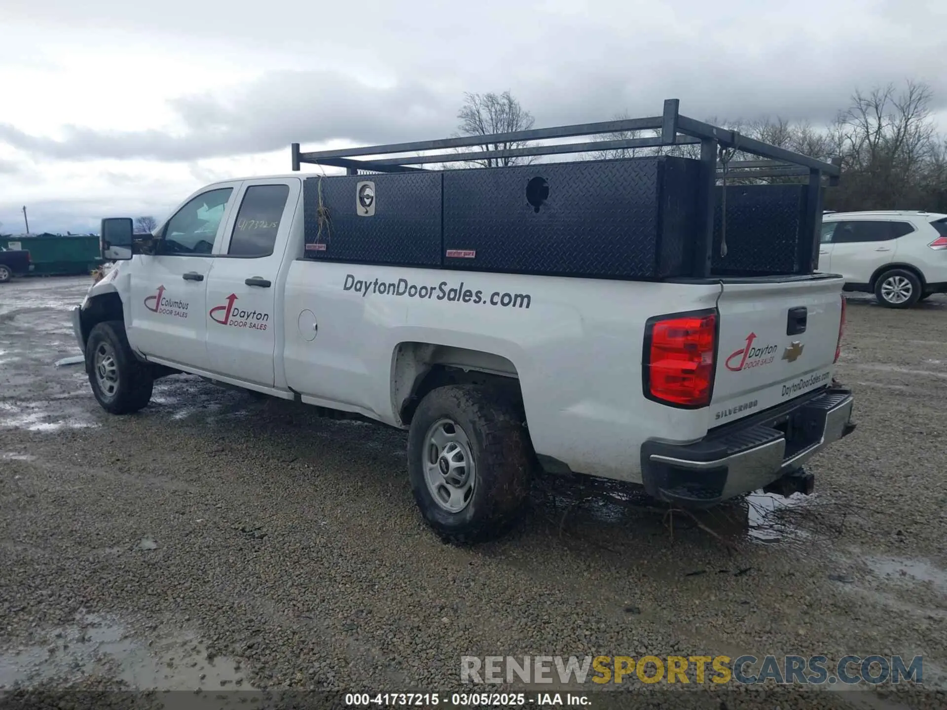 3 Photograph of a damaged car 2GC2CREG0K1232048 CHEVROLET SILVERADO 2500HD 2019
