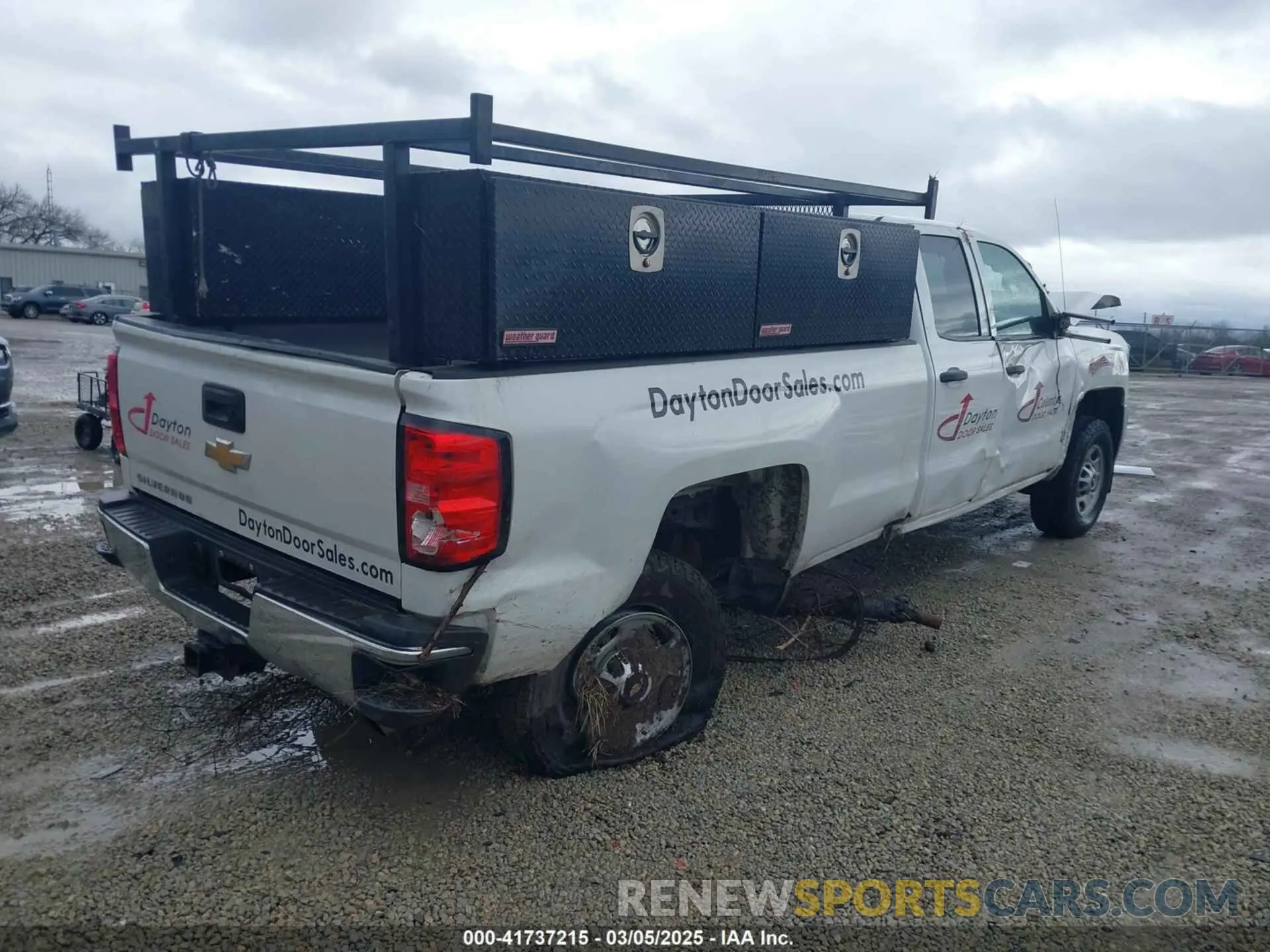 4 Photograph of a damaged car 2GC2CREG0K1232048 CHEVROLET SILVERADO 2500HD 2019