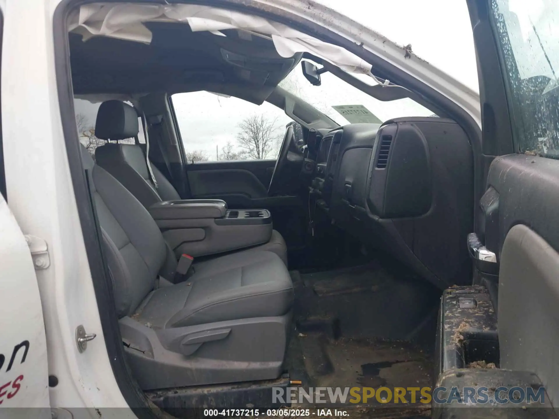 5 Photograph of a damaged car 2GC2CREG0K1232048 CHEVROLET SILVERADO 2500HD 2019