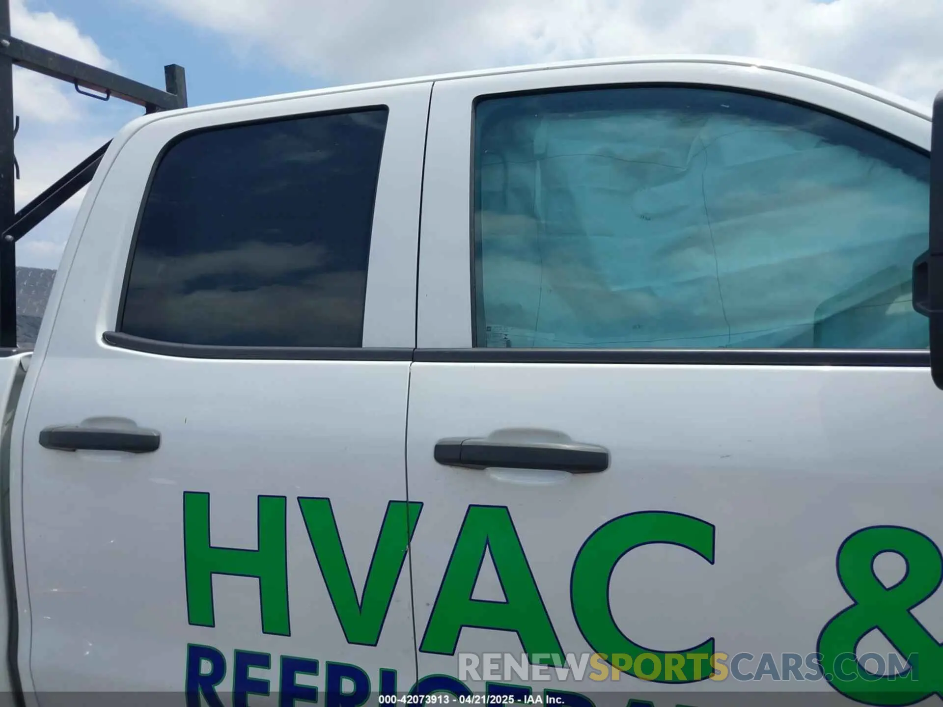 13 Photograph of a damaged car 2GC2CREG1K1147705 CHEVROLET SILVERADO 2500HD 2019