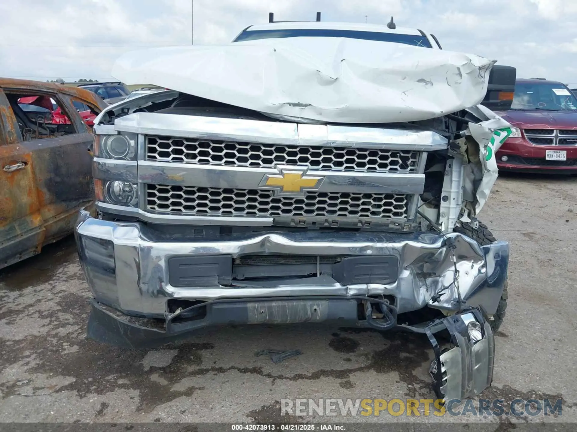 6 Photograph of a damaged car 2GC2CREG1K1147705 CHEVROLET SILVERADO 2500HD 2019