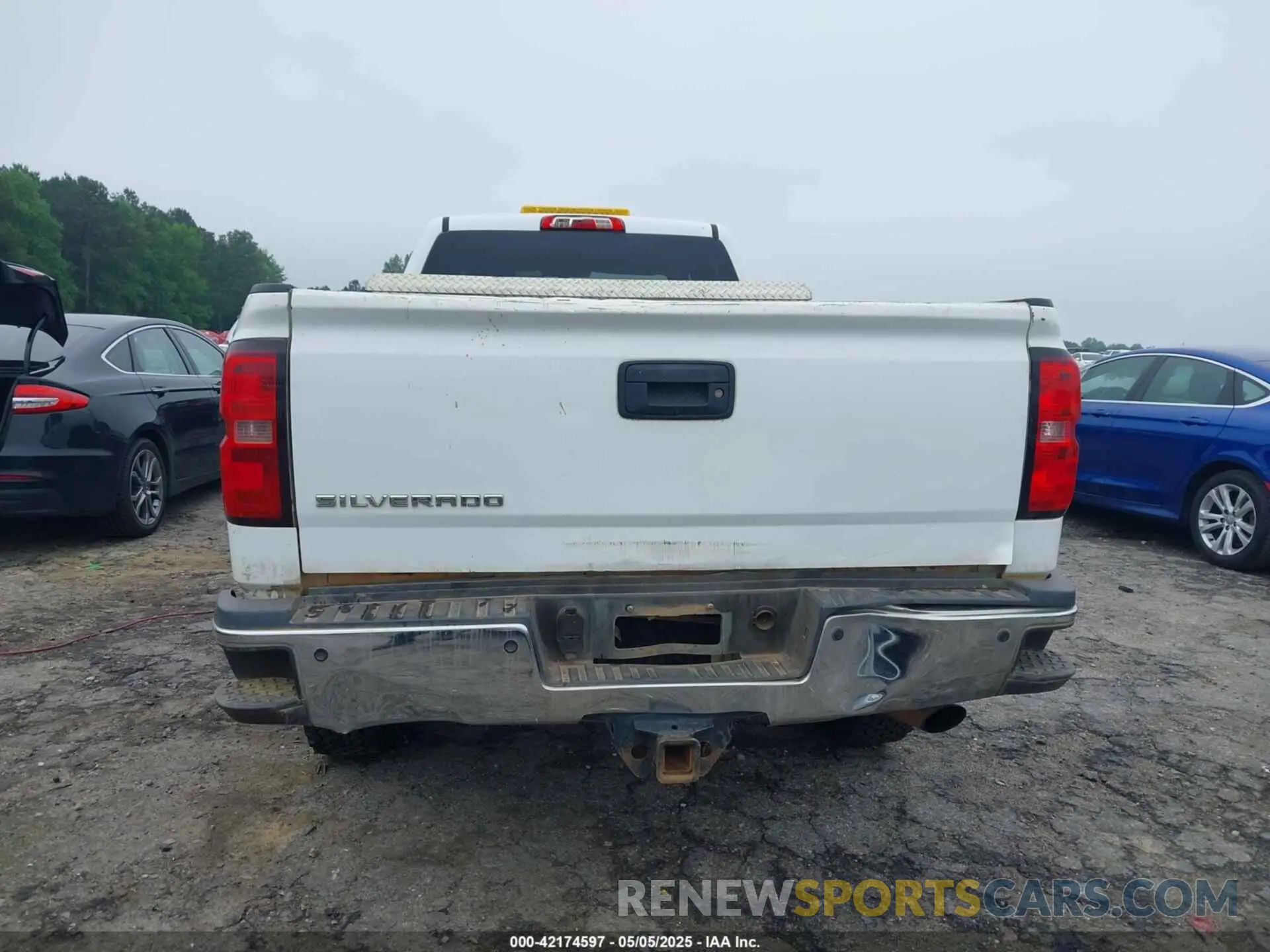 16 Photograph of a damaged car 2GC2CREG2K1226543 CHEVROLET SILVERADO 2500HD 2019