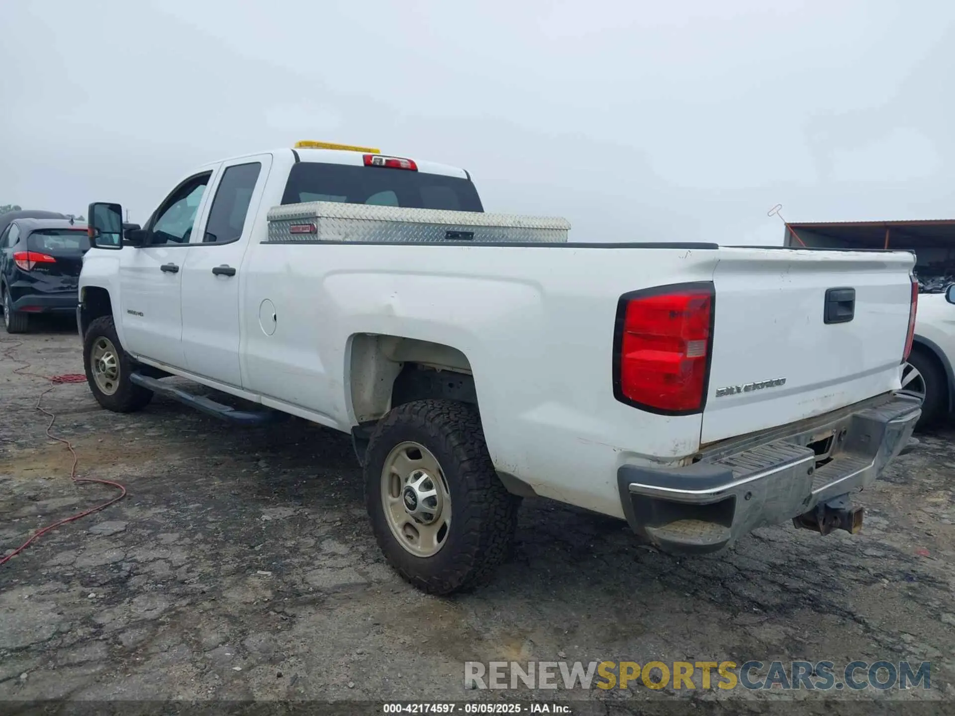 3 Photograph of a damaged car 2GC2CREG2K1226543 CHEVROLET SILVERADO 2500HD 2019