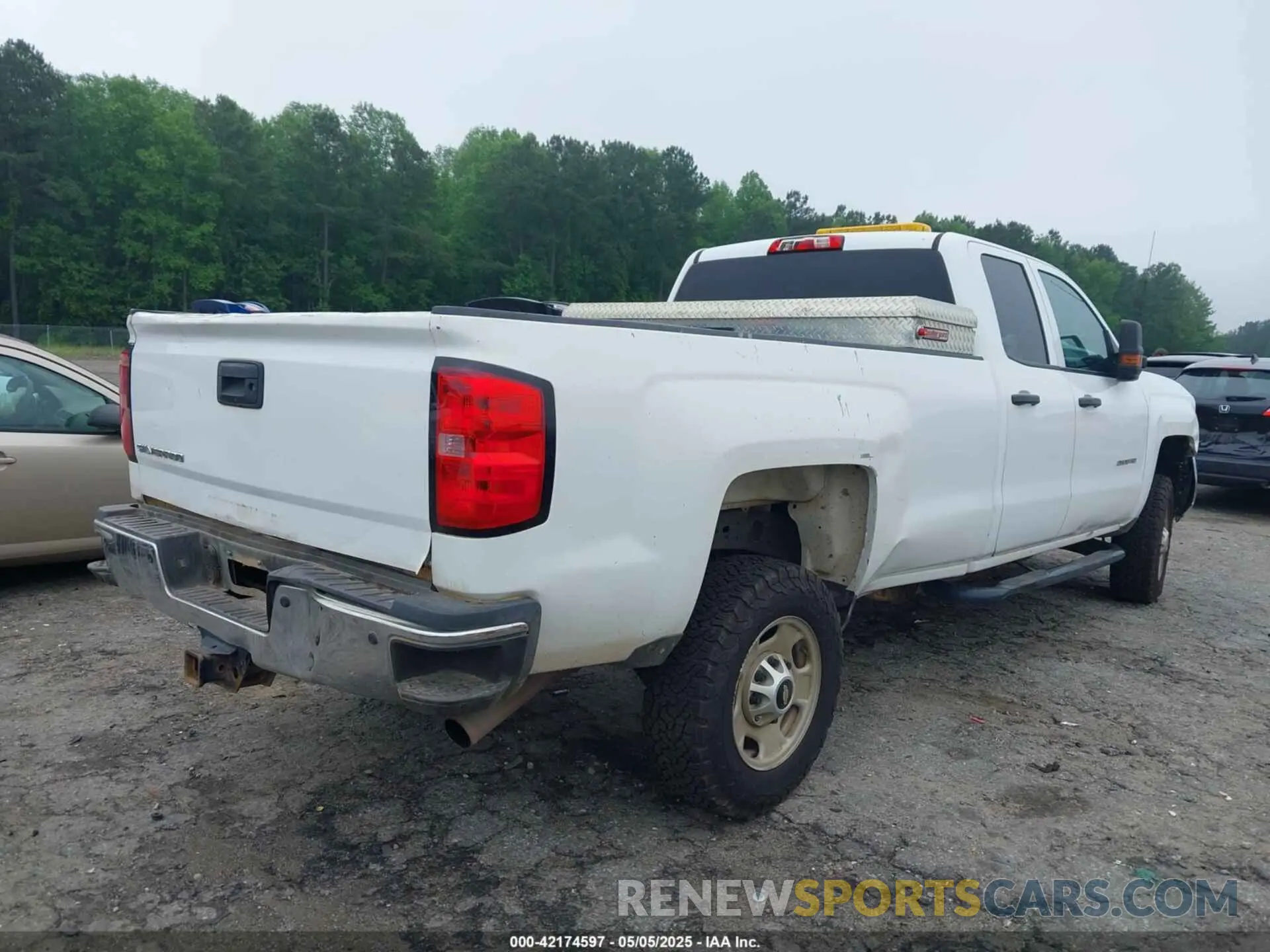 4 Photograph of a damaged car 2GC2CREG2K1226543 CHEVROLET SILVERADO 2500HD 2019