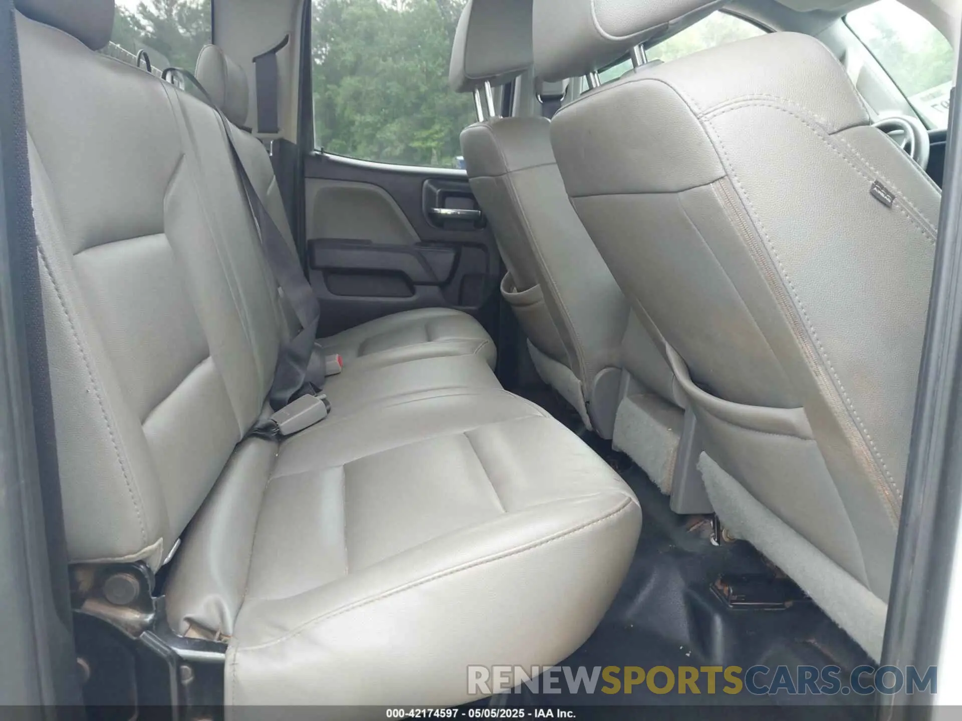 8 Photograph of a damaged car 2GC2CREG2K1226543 CHEVROLET SILVERADO 2500HD 2019
