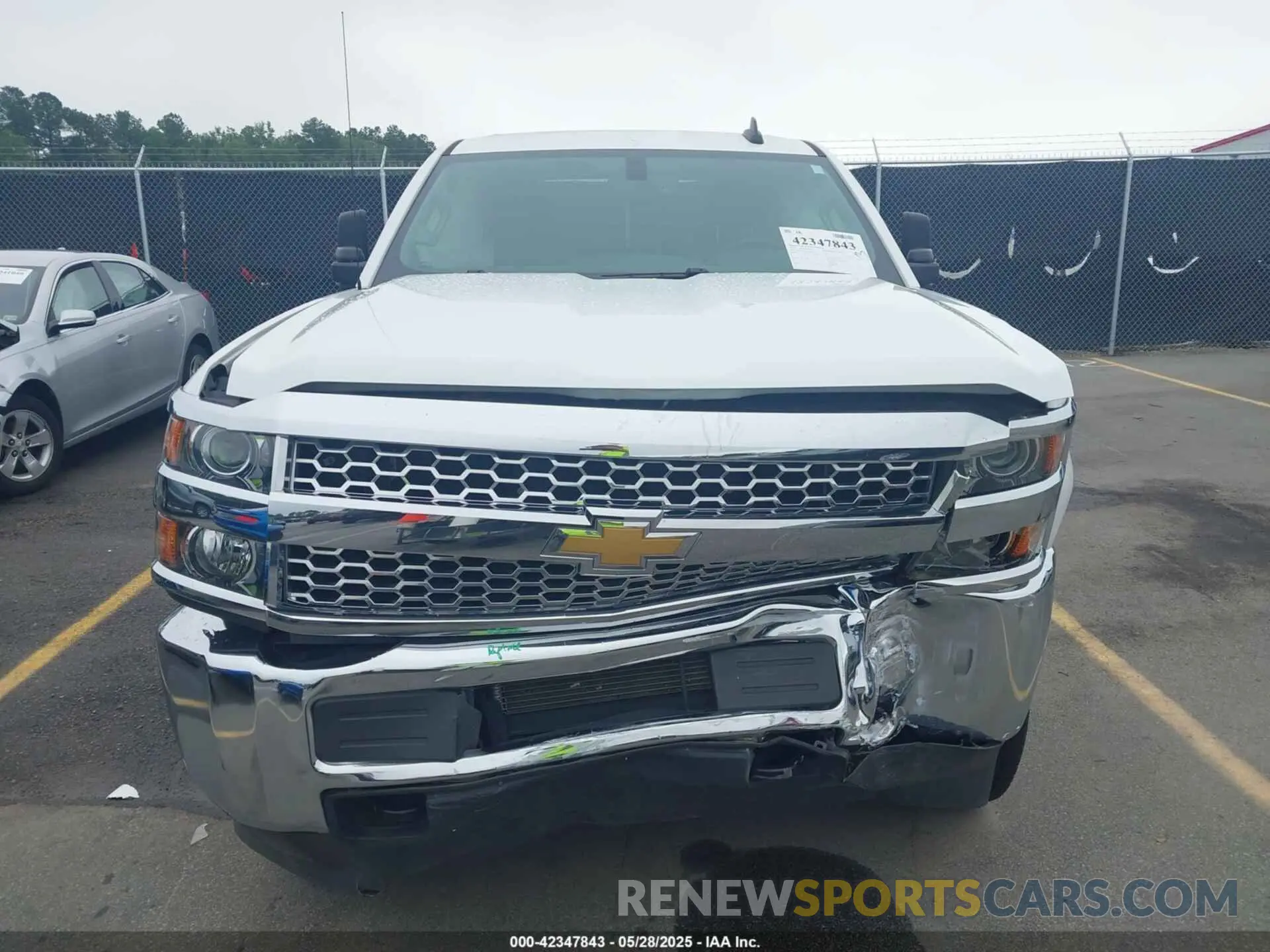 12 Photograph of a damaged car 2GC2CREG3K1153442 CHEVROLET SILVERADO 2500HD 2019