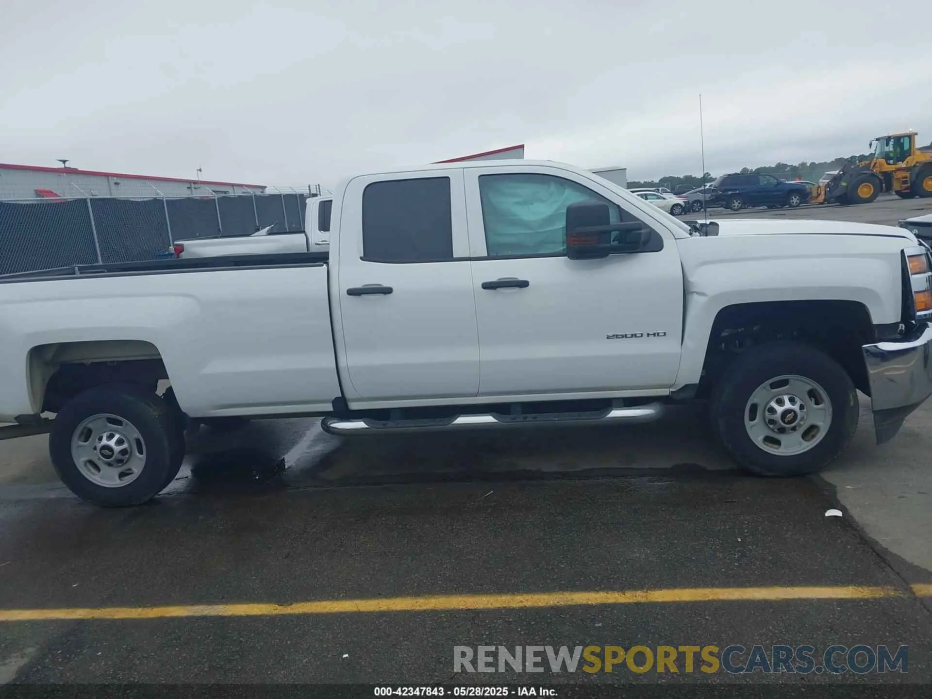 13 Photograph of a damaged car 2GC2CREG3K1153442 CHEVROLET SILVERADO 2500HD 2019