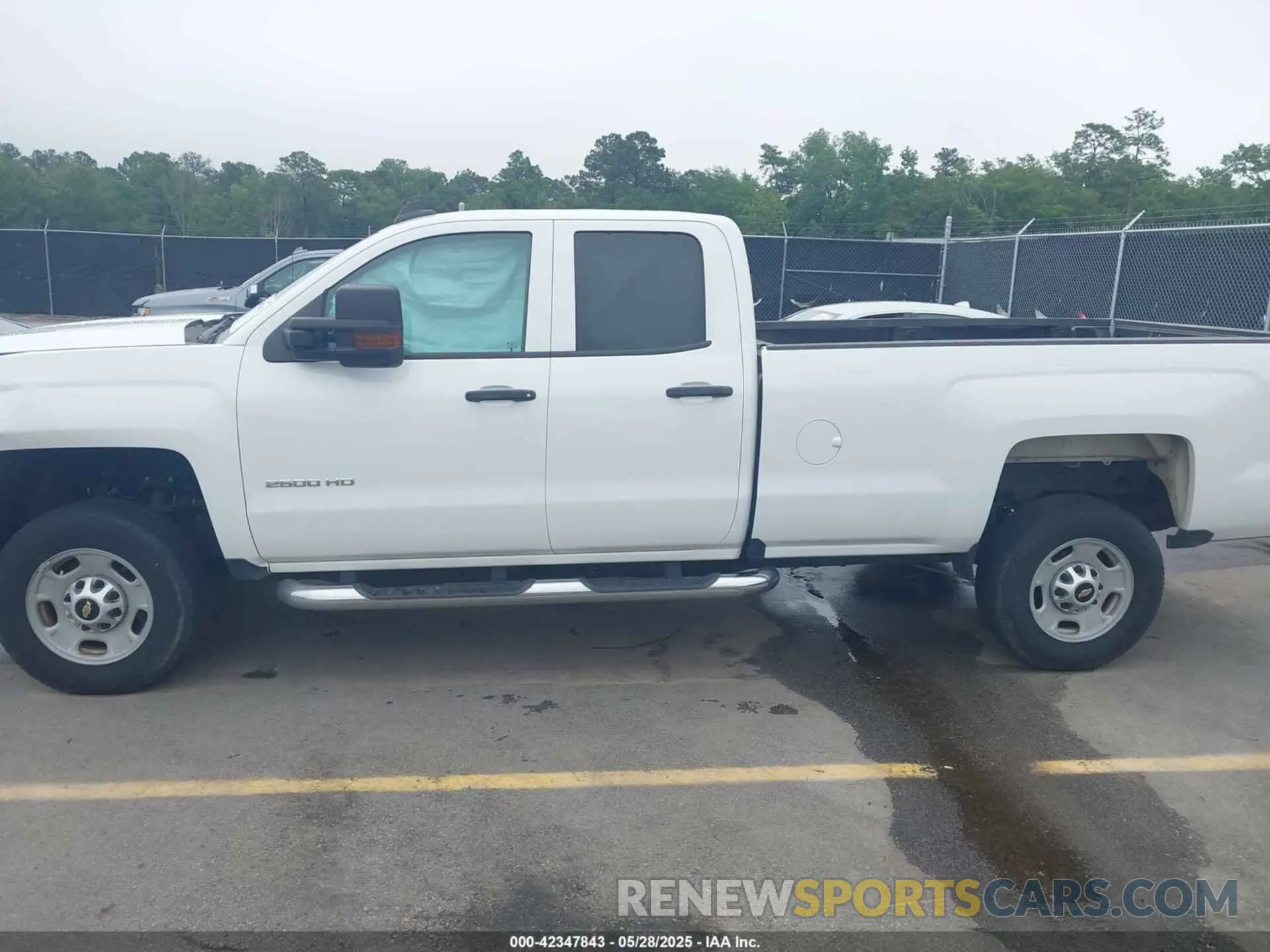 14 Photograph of a damaged car 2GC2CREG3K1153442 CHEVROLET SILVERADO 2500HD 2019