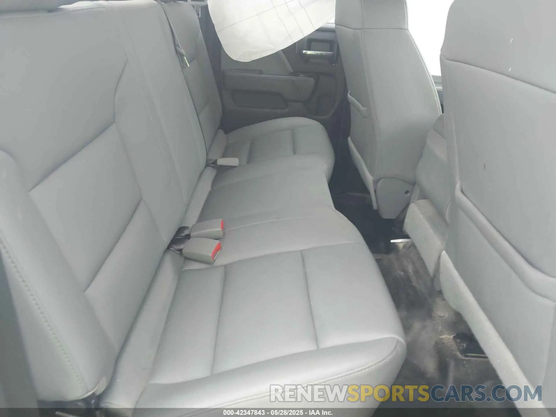 8 Photograph of a damaged car 2GC2CREG3K1153442 CHEVROLET SILVERADO 2500HD 2019
