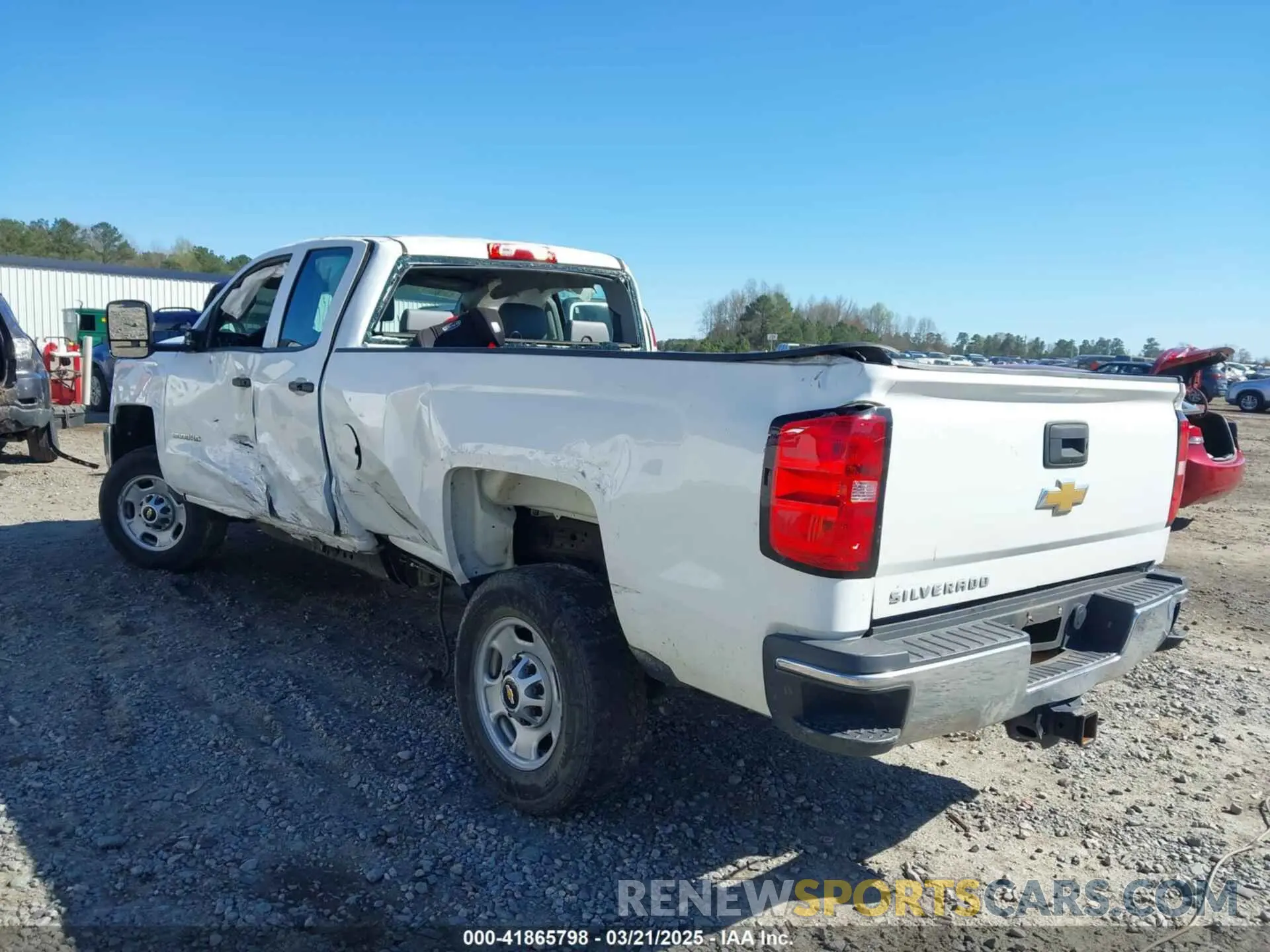 3 Photograph of a damaged car 2GC2CREG7K1151354 CHEVROLET SILVERADO 2500HD 2019