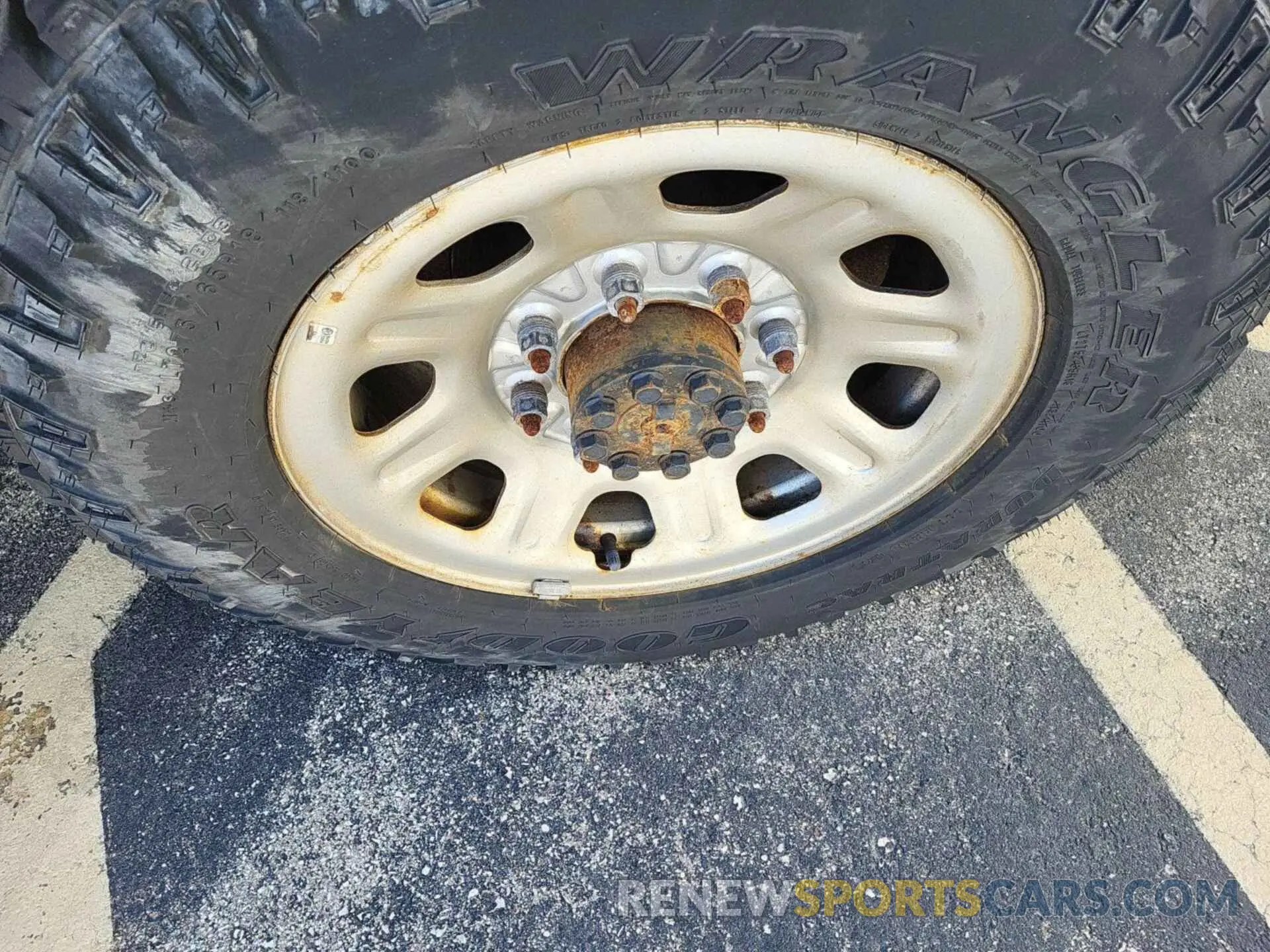 17 Photograph of a damaged car 2GC2KREG0K1189088 CHEVROLET SILVERADO 2500HD 2019